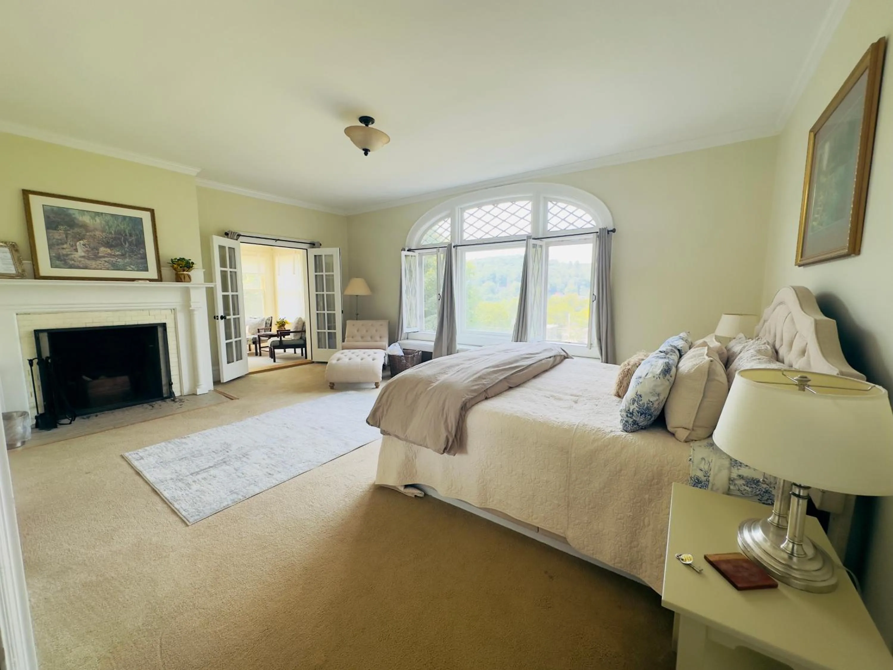 Patio, Bed in Franklin Manor Bed and Breakfast