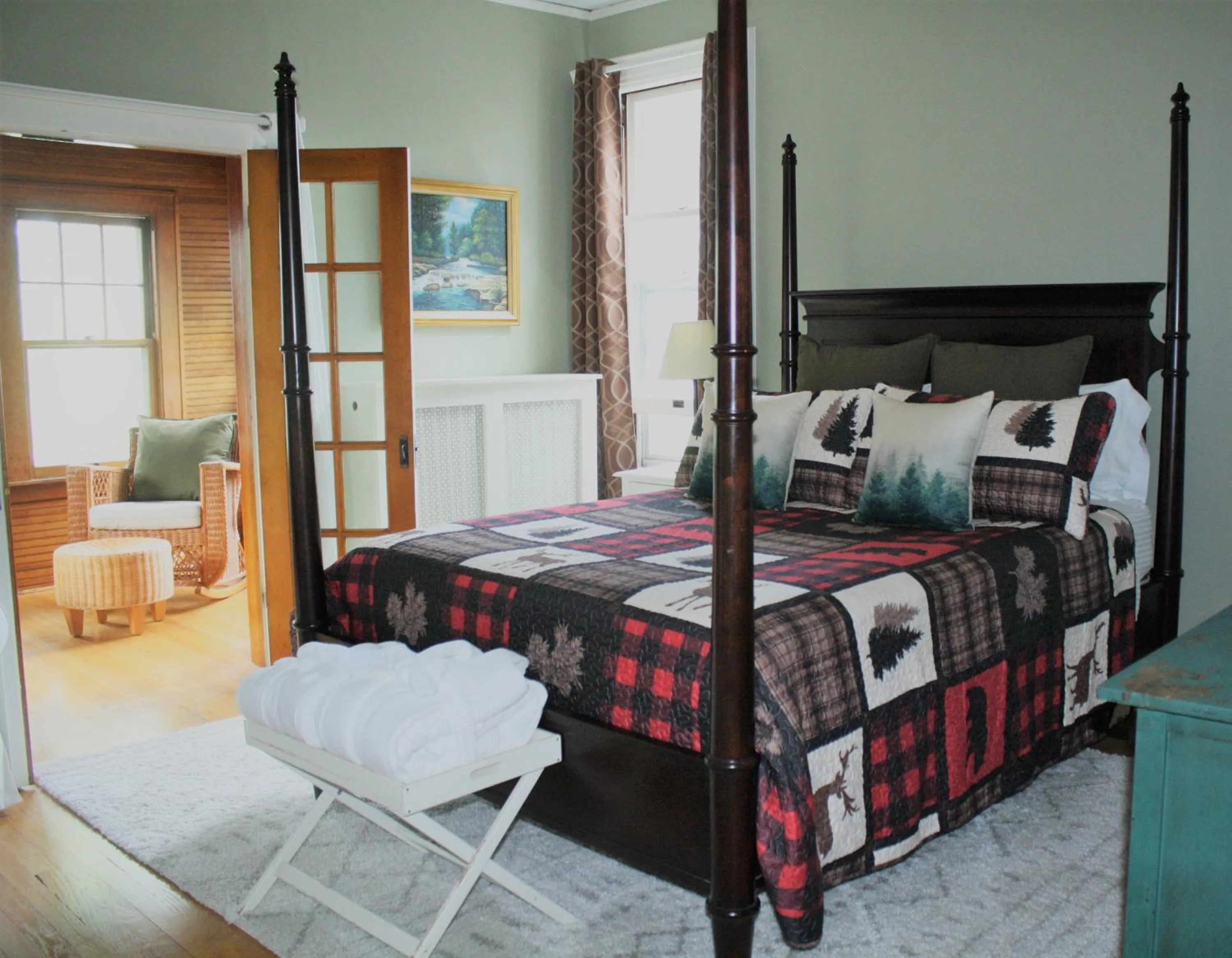 Deluxe Queen Suite in Franklin Manor Bed and Breakfast