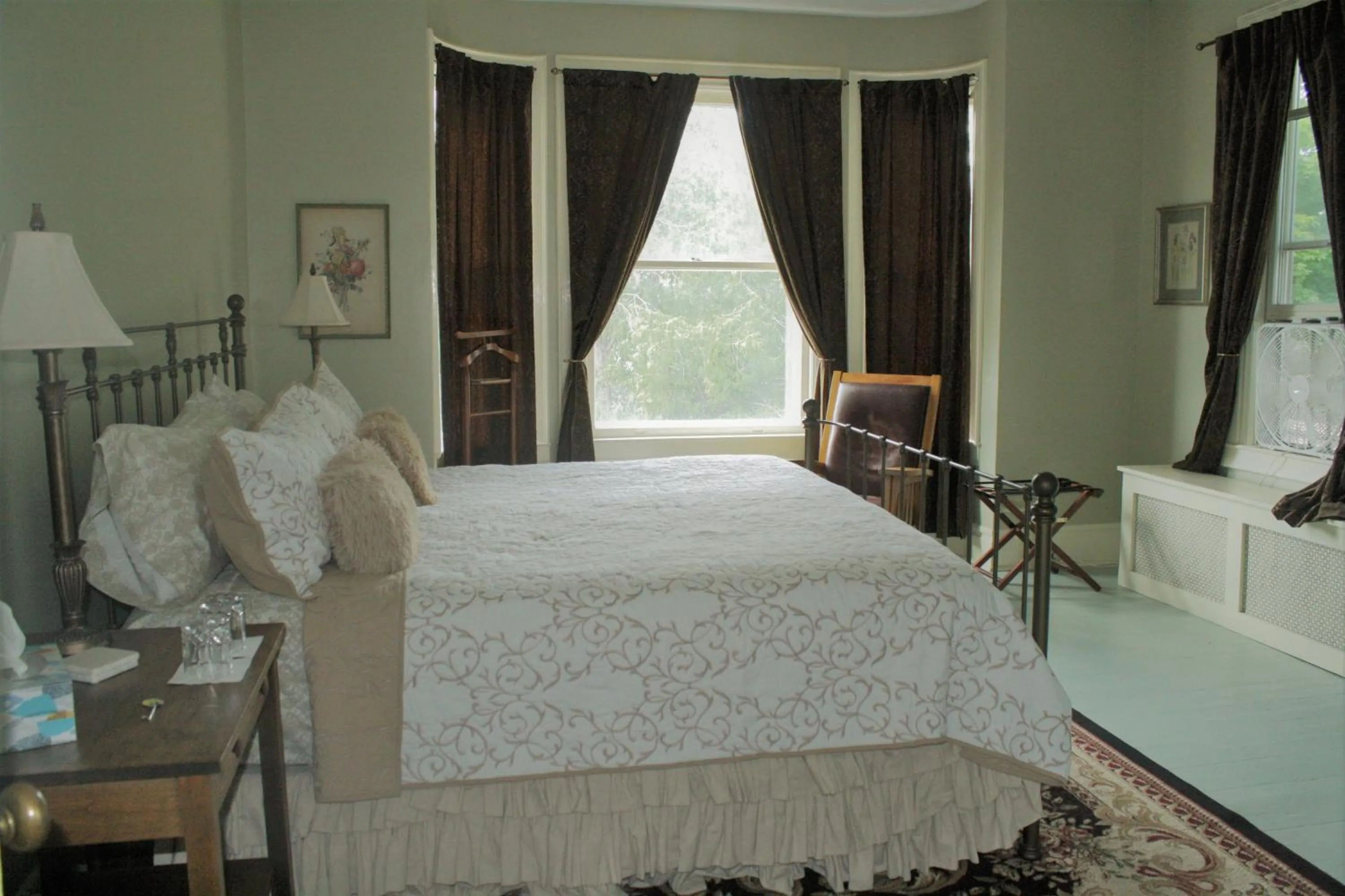 King Room in Franklin Manor Bed and Breakfast