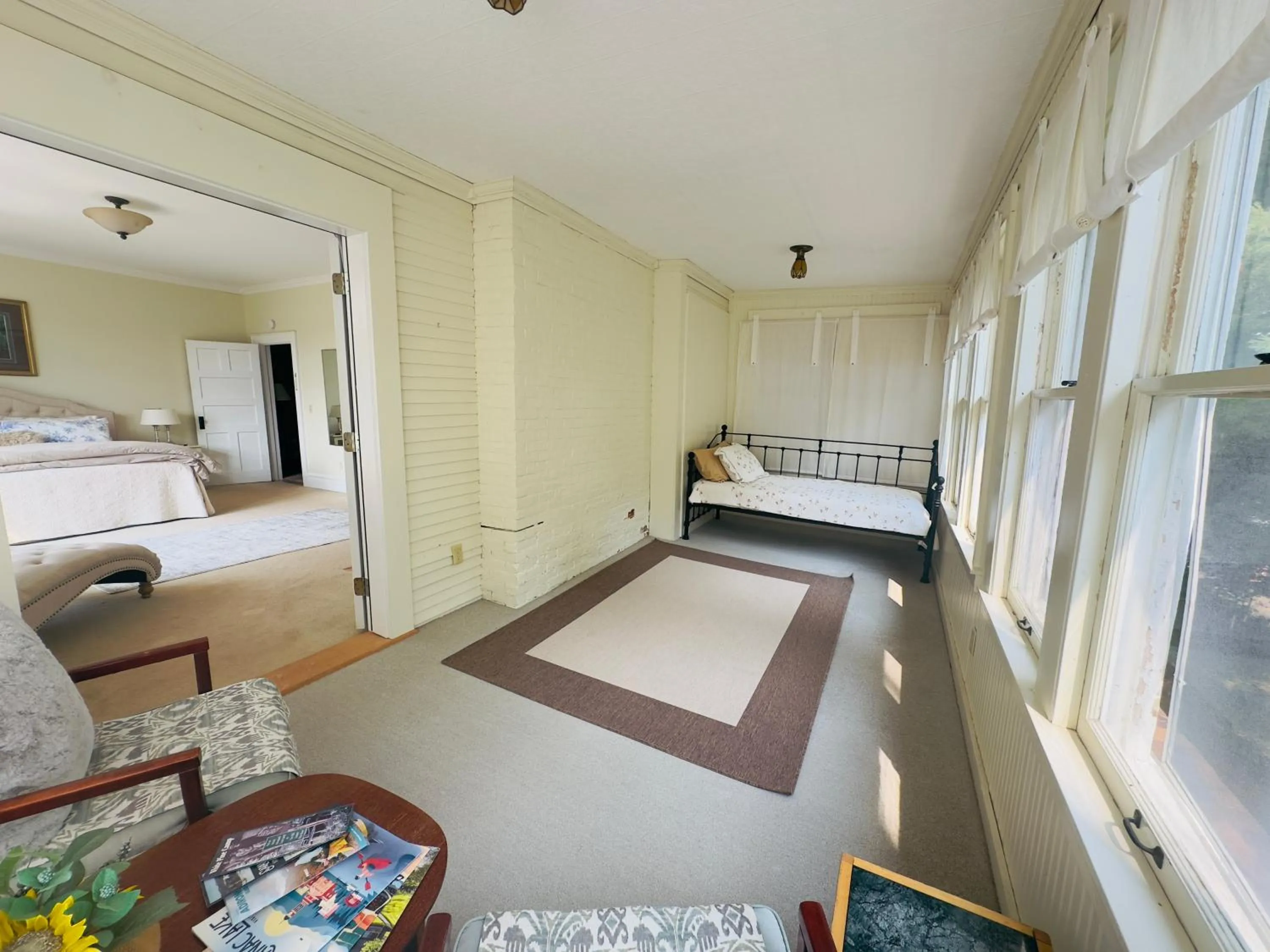 Patio, Bed in Franklin Manor Bed and Breakfast