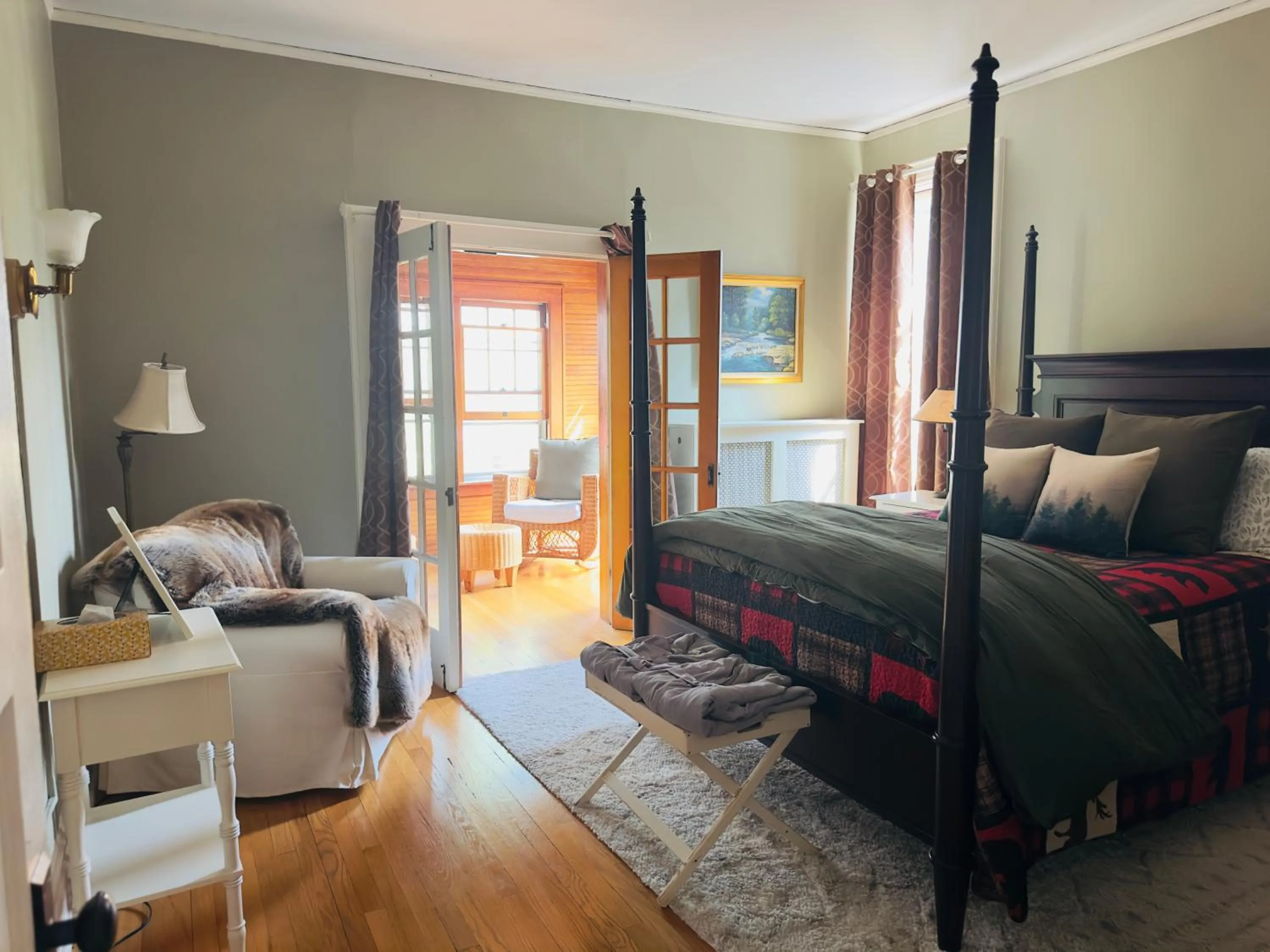 Patio, Bed in Franklin Manor Bed and Breakfast