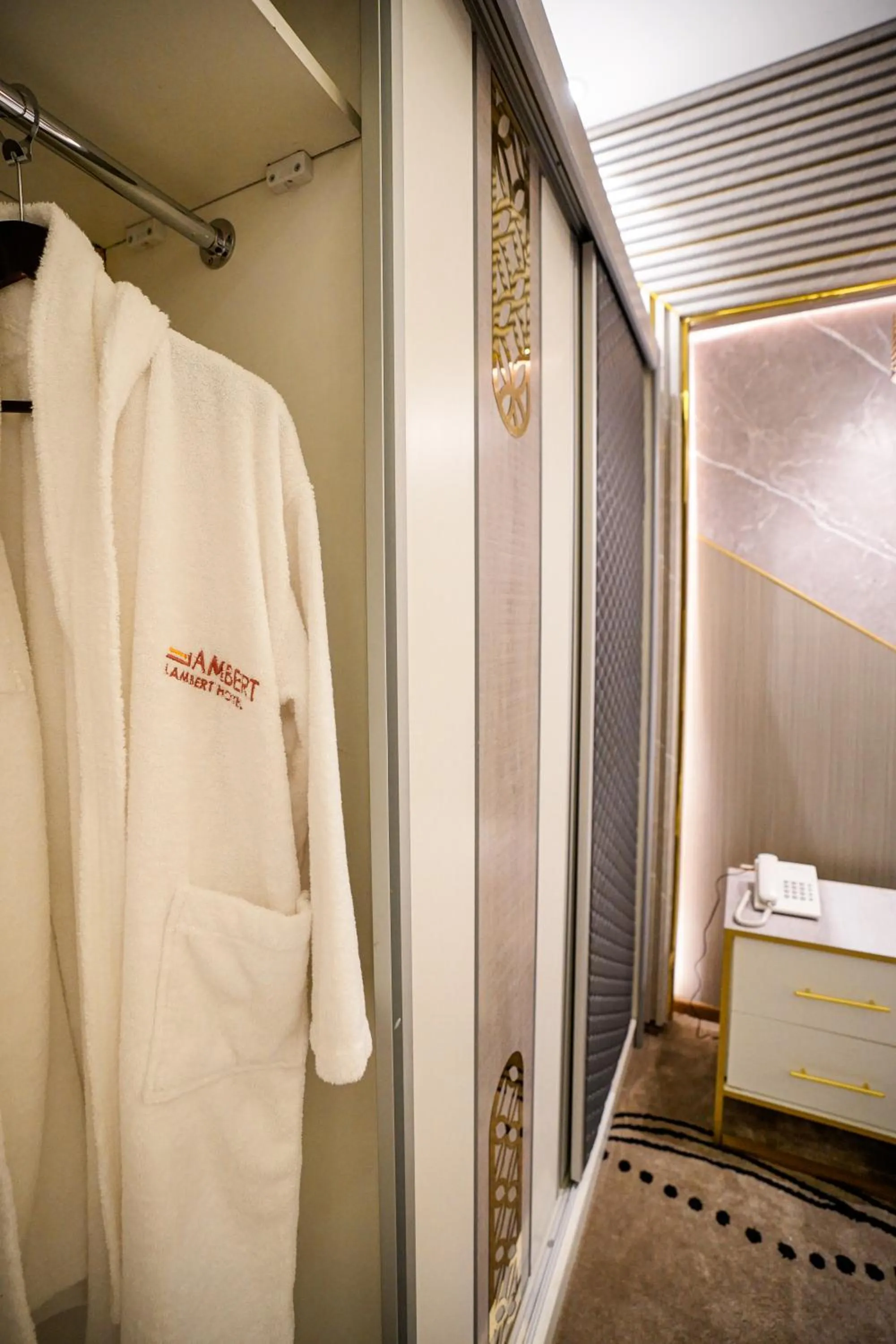 لامبرت للشقق المخدومة