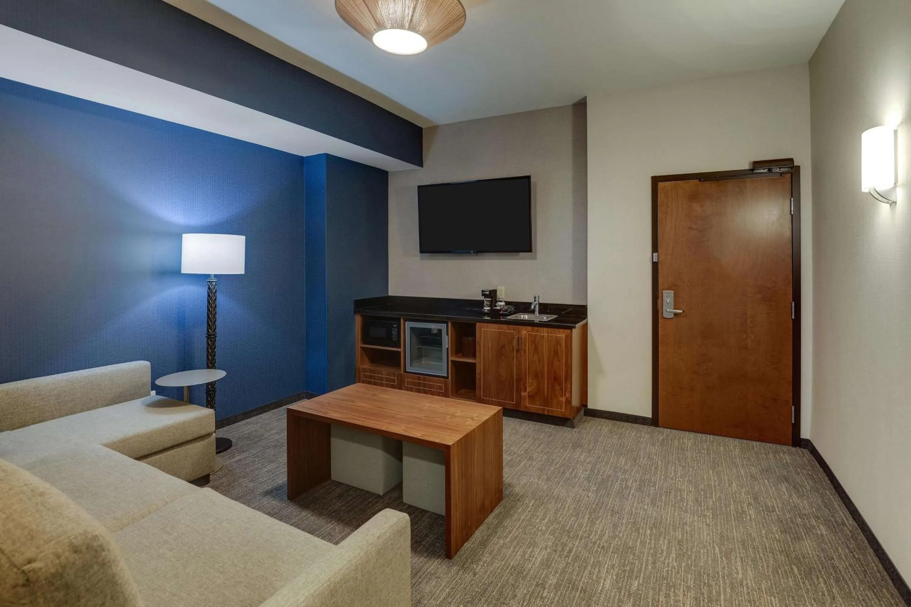 Bedroom in Drury Plaza Hotel Orlando - Disney Springs Area
