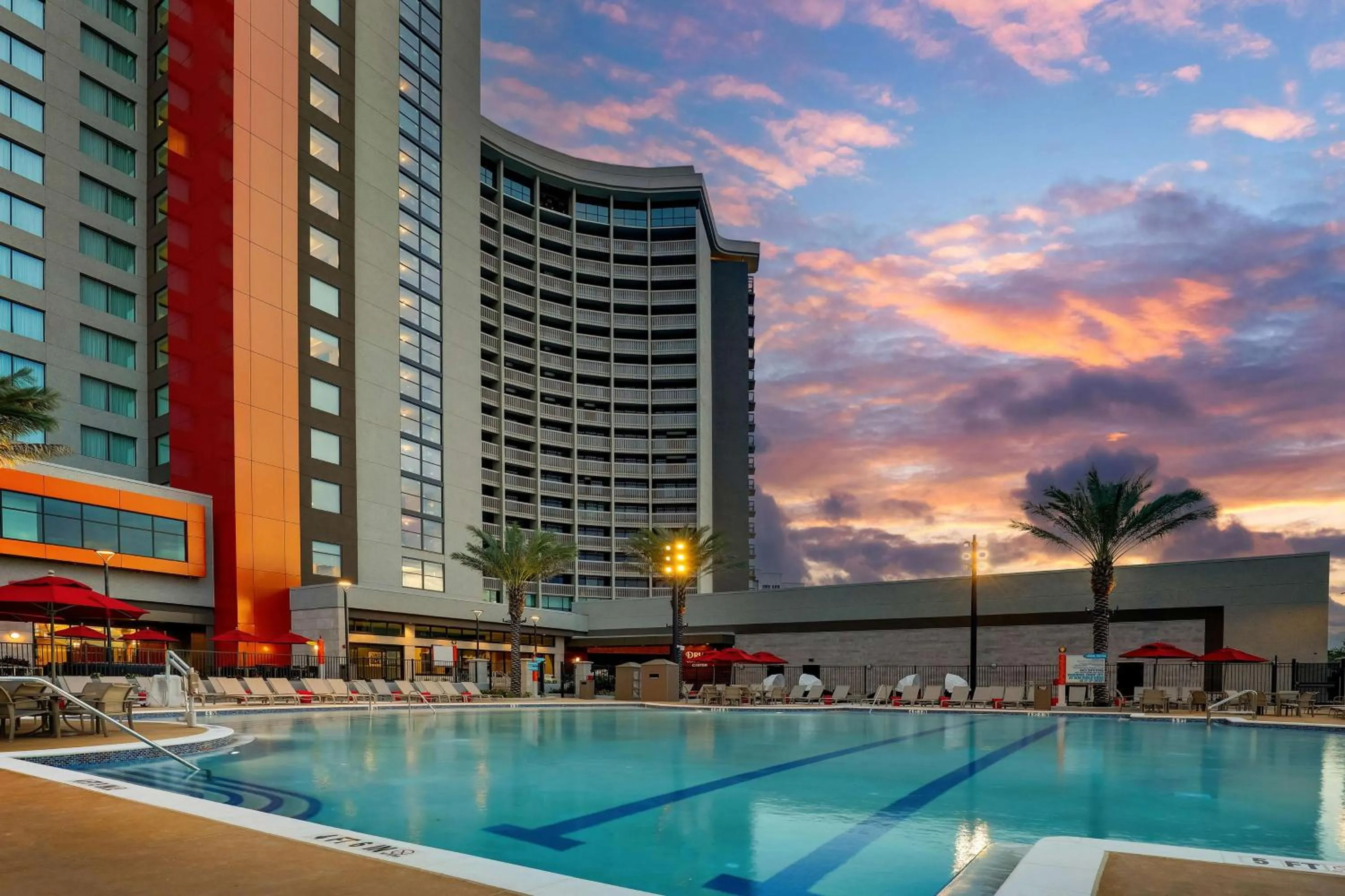 Pool view in Drury Plaza Hotel Orlando - Disney Springs Area