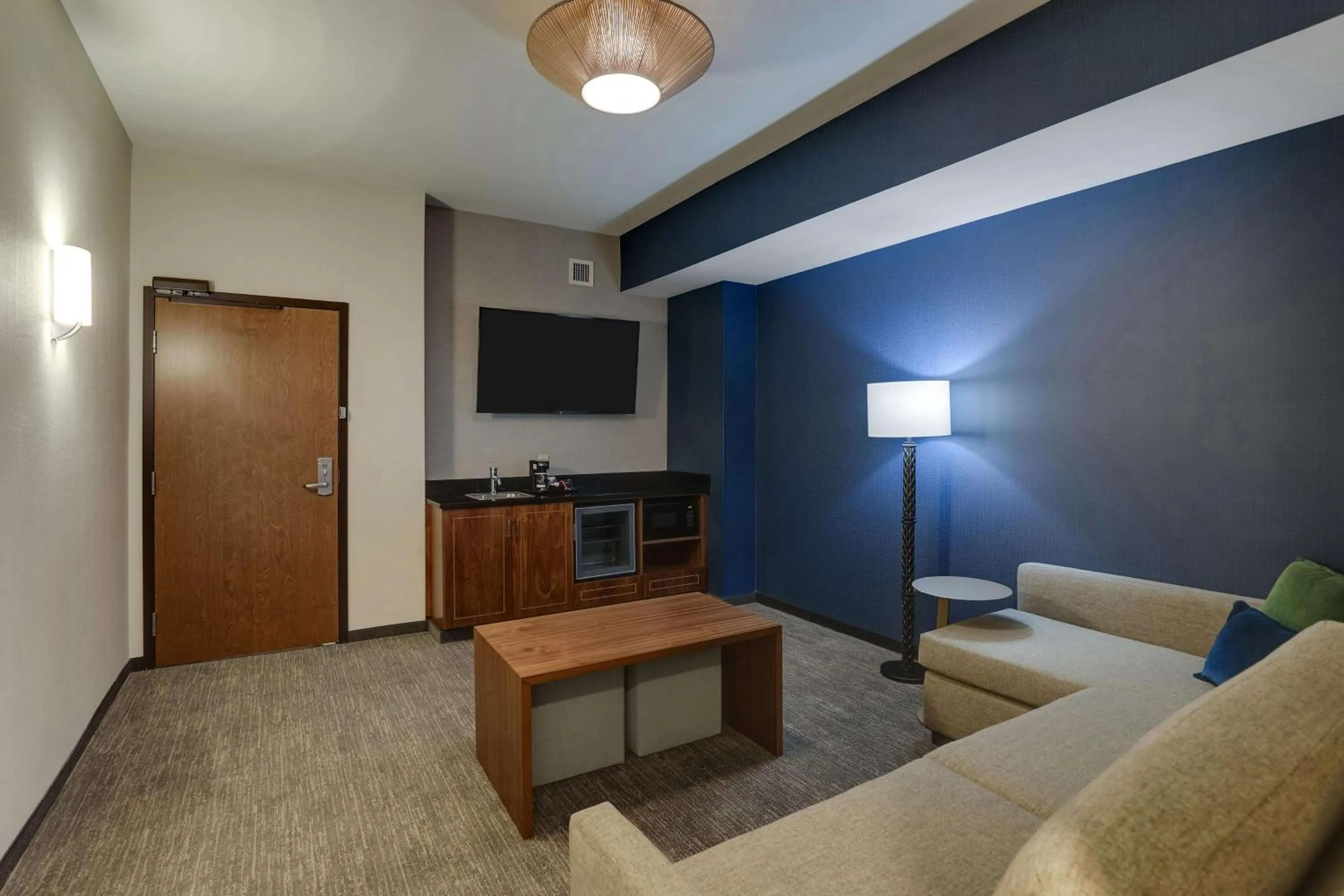 Bedroom in Drury Plaza Hotel Orlando - Disney Springs Area