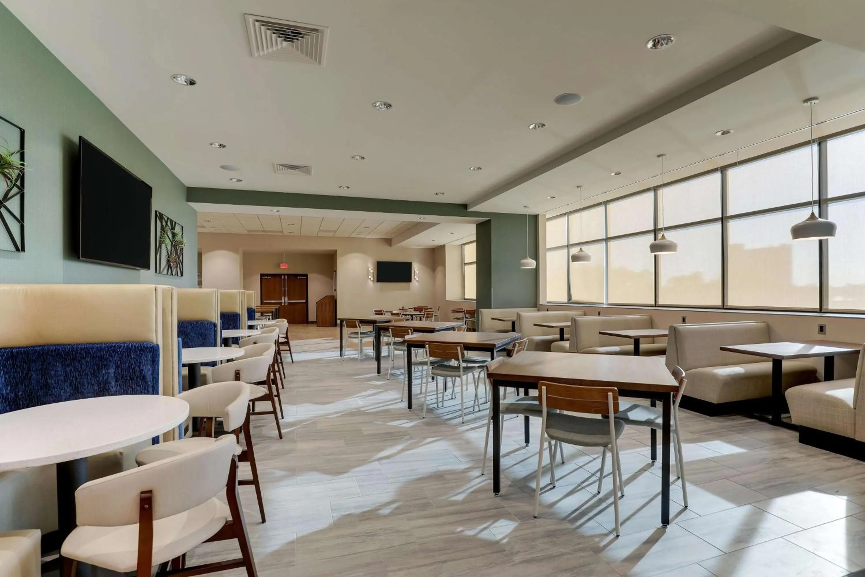 Breakfast in Drury Plaza Hotel Orlando - Disney Springs Area