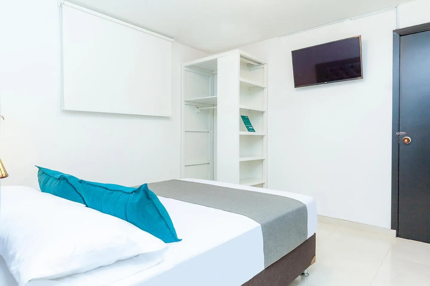 wardrobe, Bed in Ayenda Colina Real