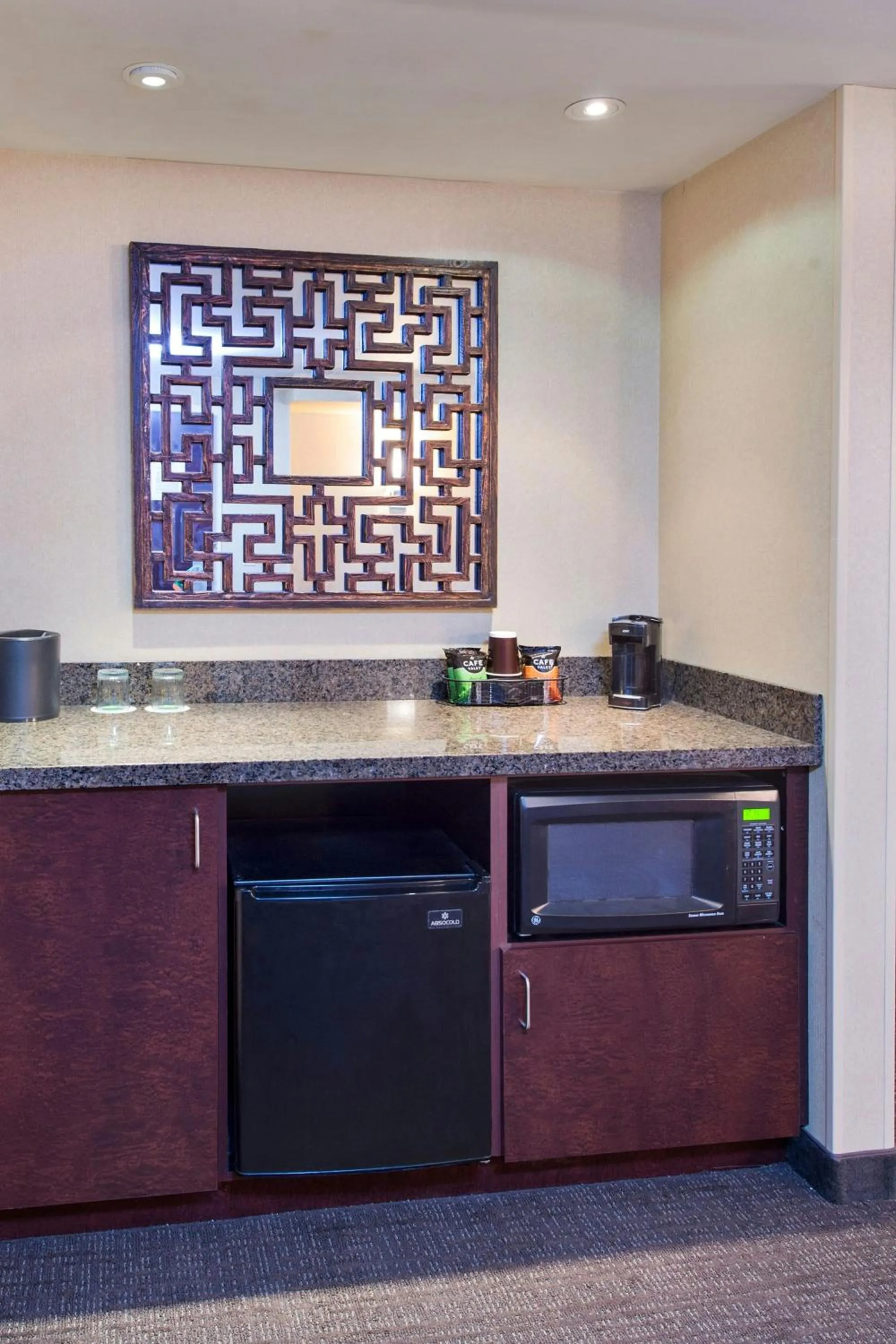 Photo of the whole room in Courtyard Marriott Lake Placid