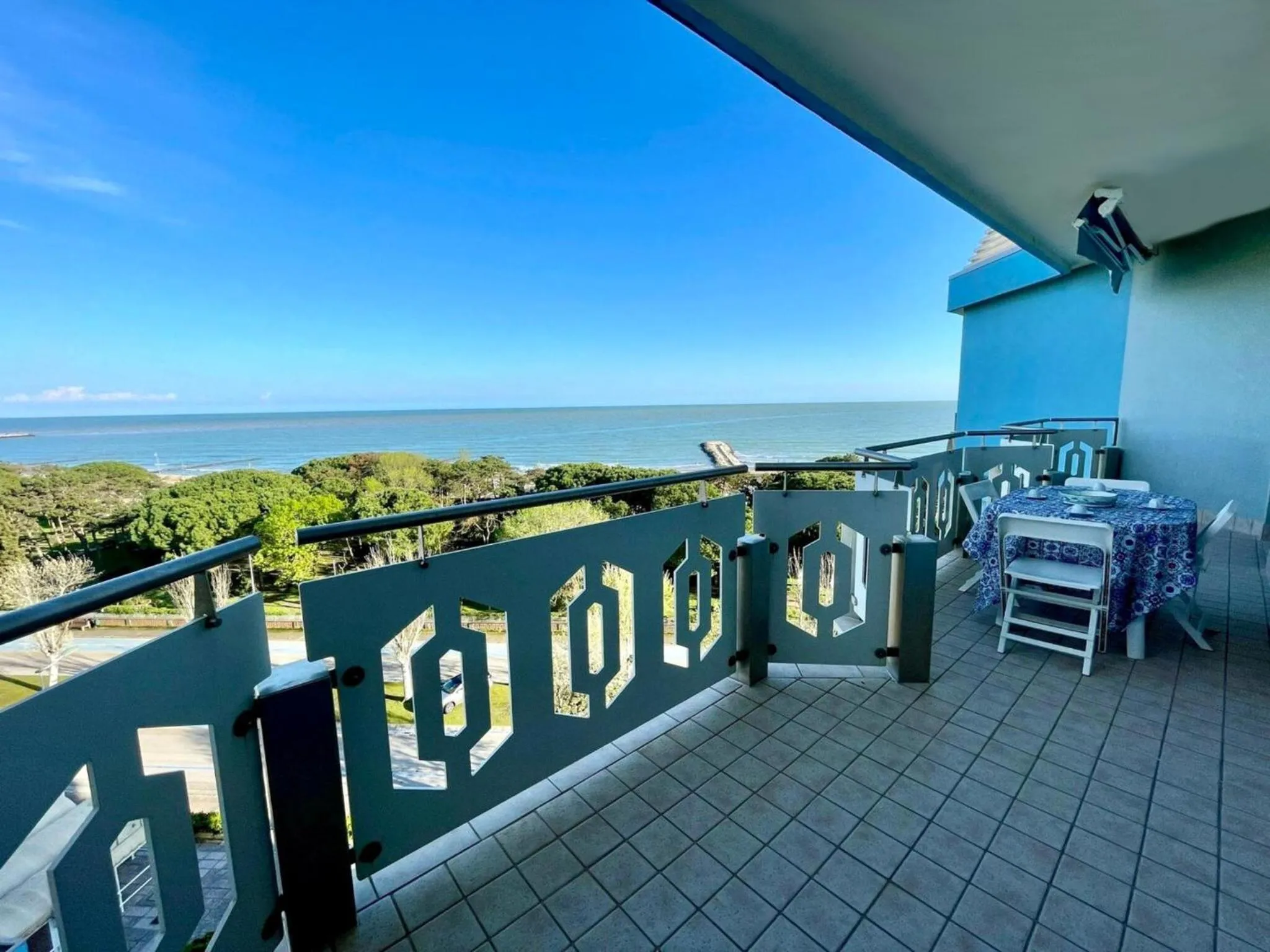 Natural landscape in Sea view apartment with shared pool