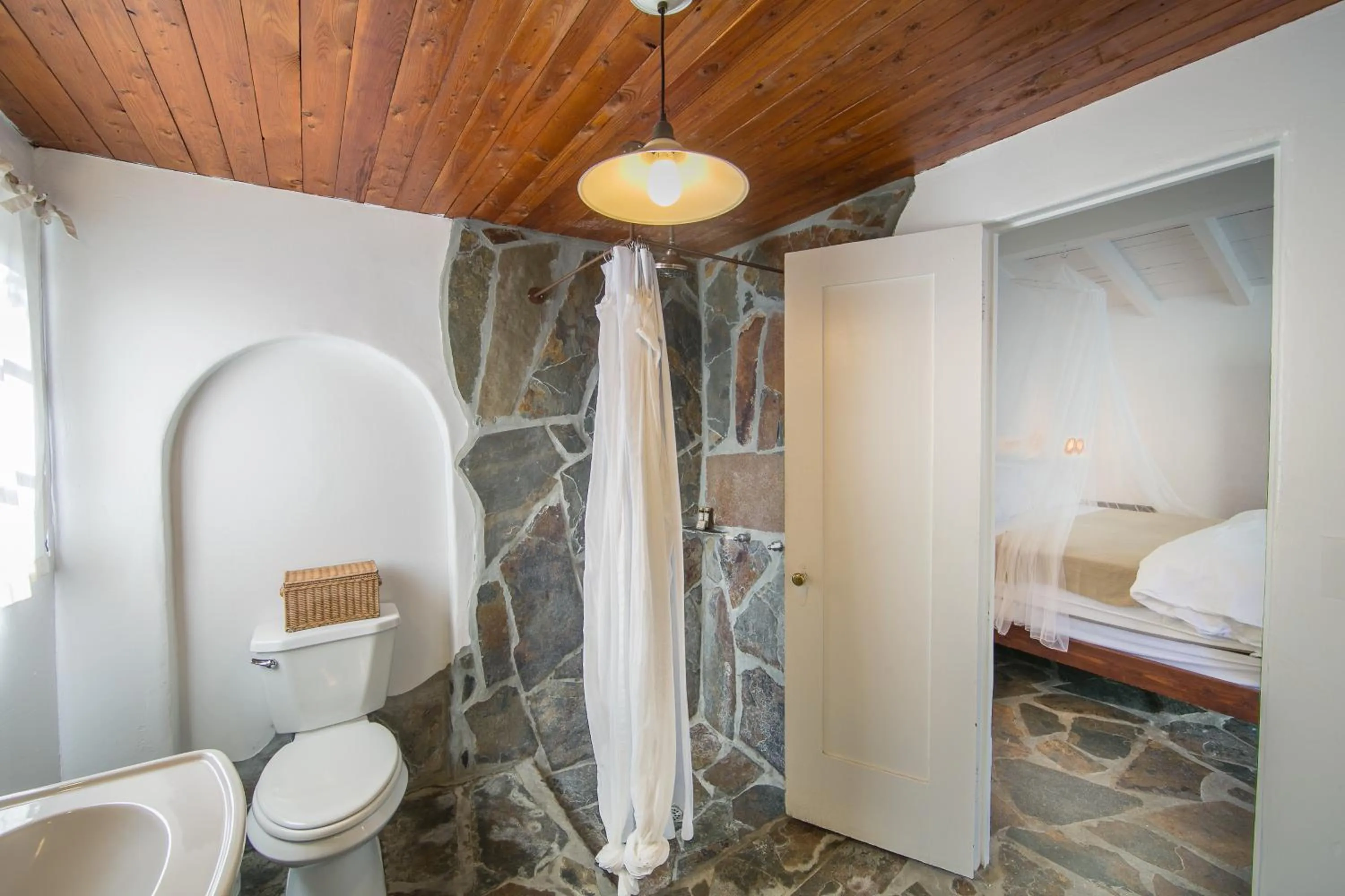 Toilet in Korakia Pensione