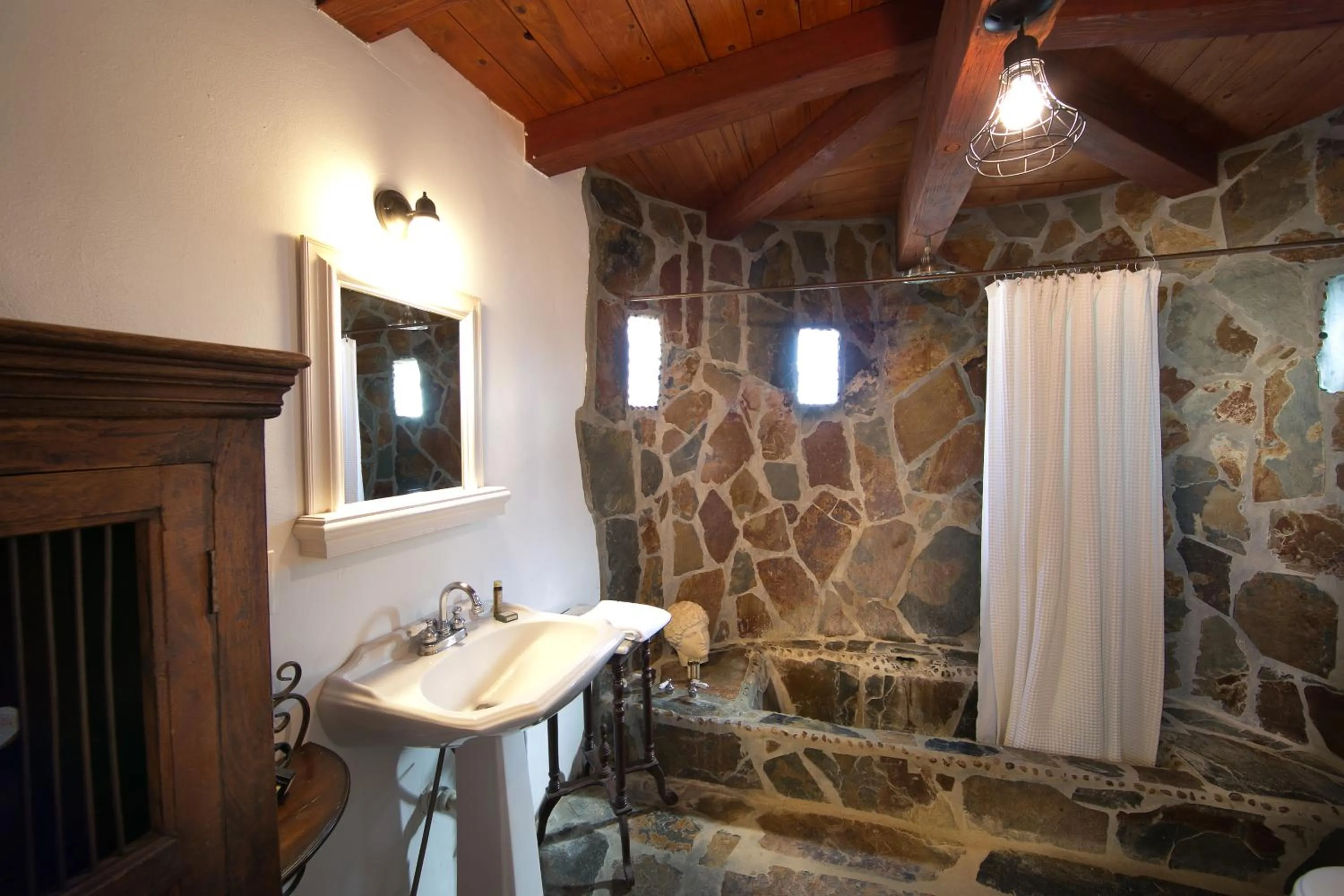 Bathroom in Korakia Pensione