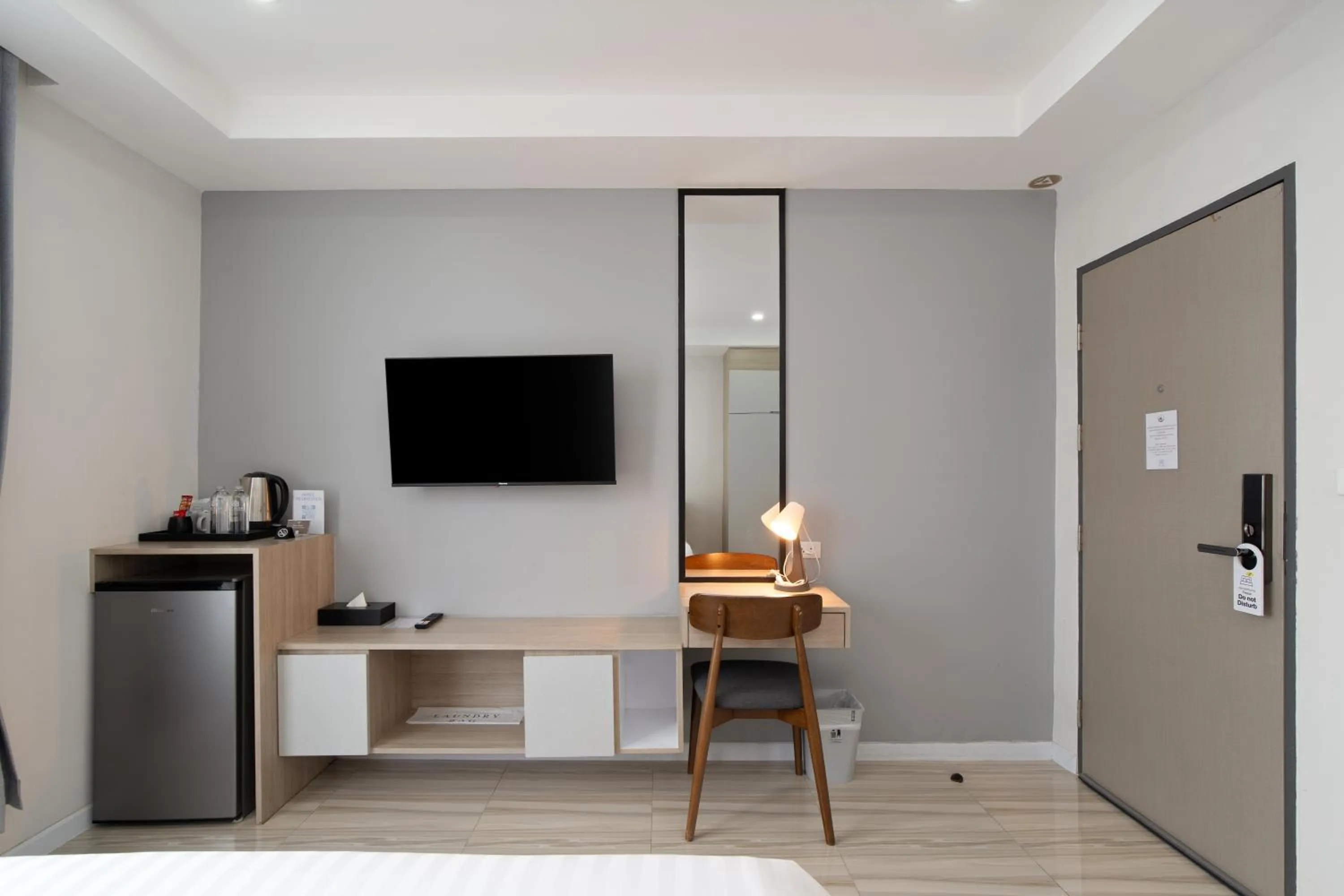 TV and multimedia in The Riski Hotel at Bangphlat Station SHA