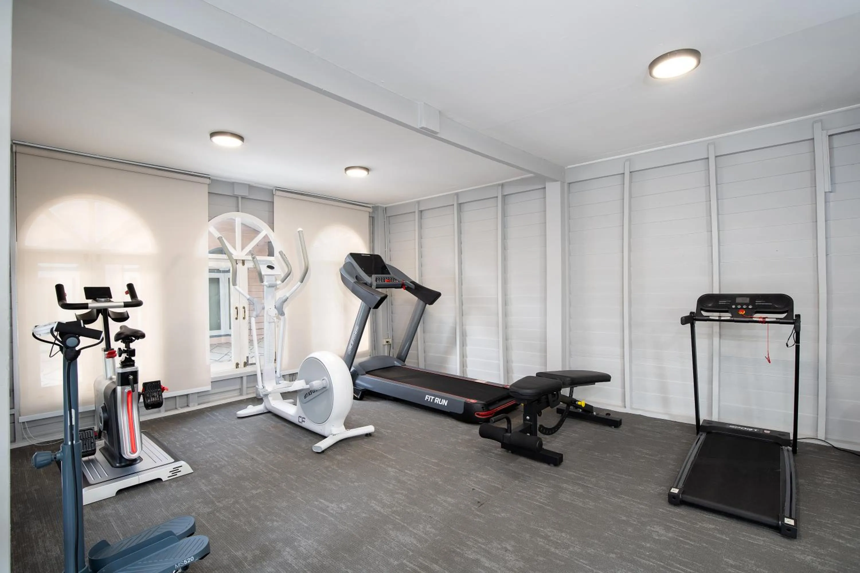 Fitness centre/facilities in The Riski Hotel at Bangphlat Station SHA
