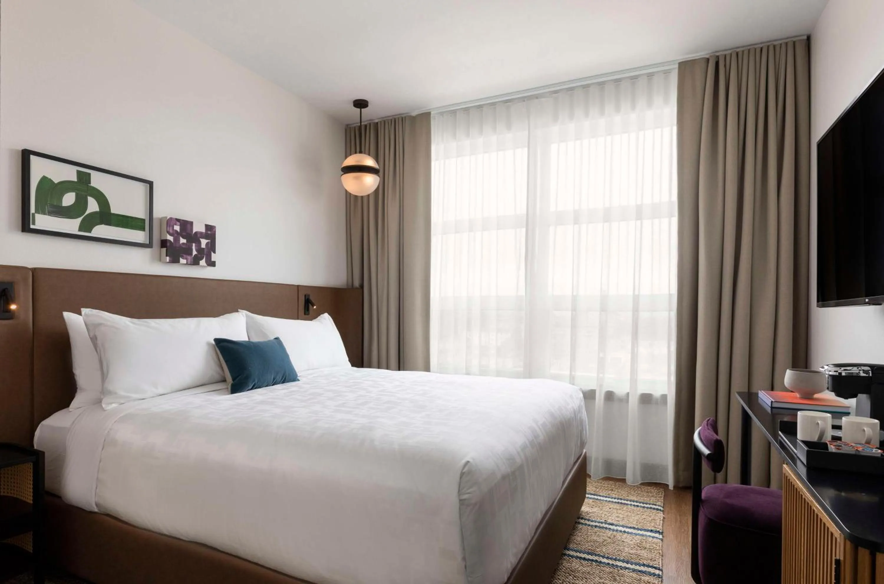 Bedroom, Bed in Kissel Uptown Oakland, in the Unbound Collection by Hyatt