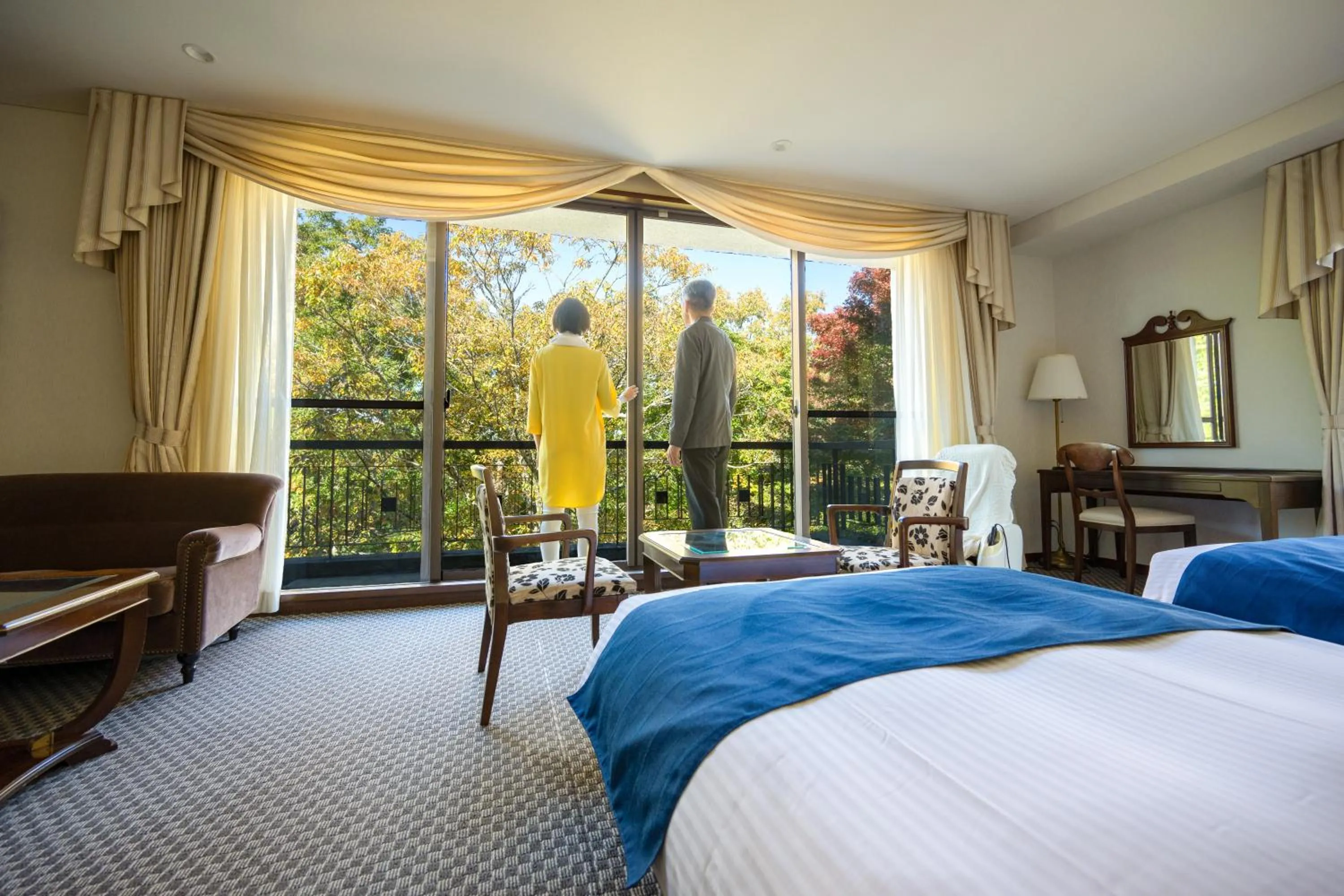 People, Bed in 伊豆高原温泉ホテル 森の泉