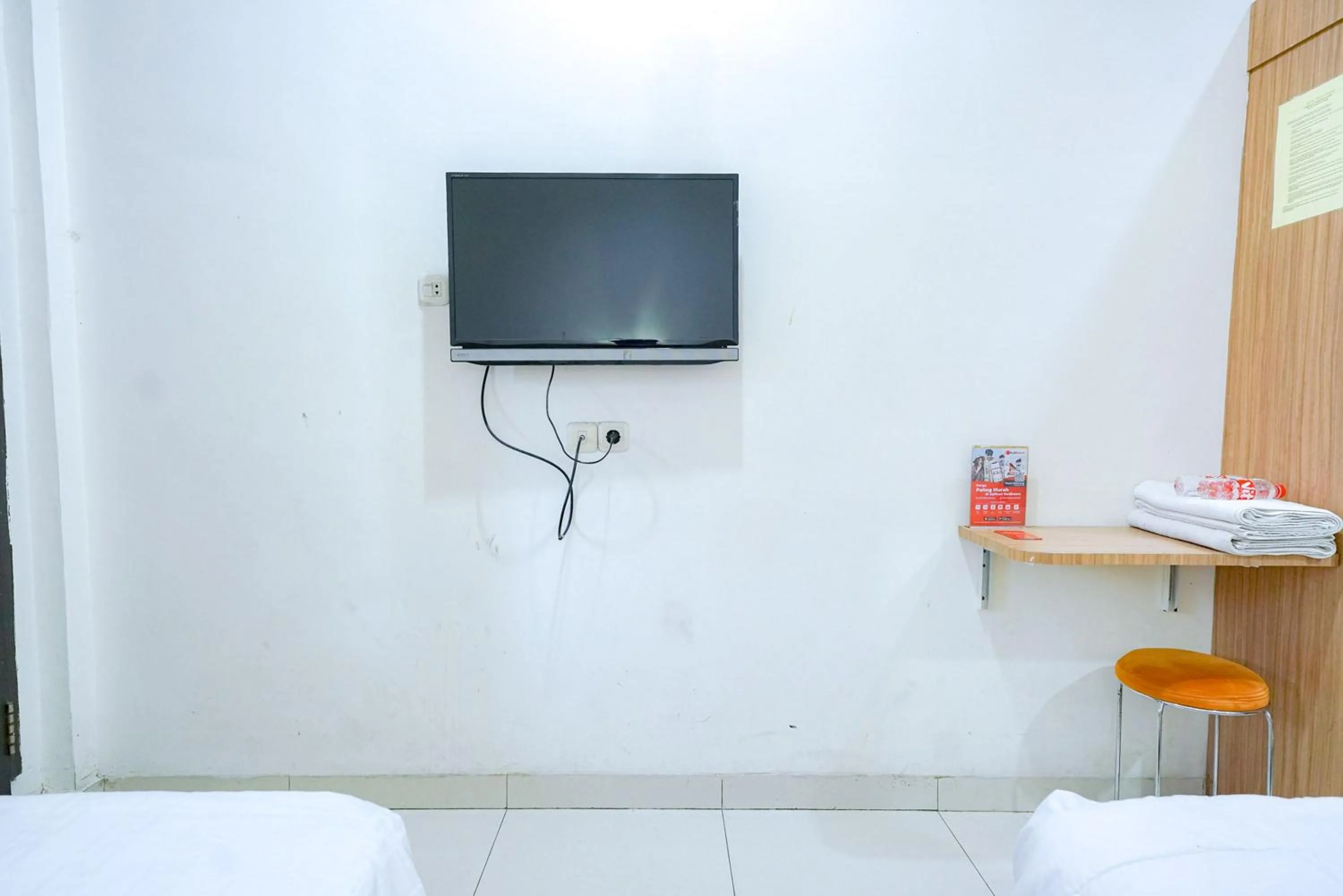 Bedroom in RedDoorz @ Avros Guest House Medan