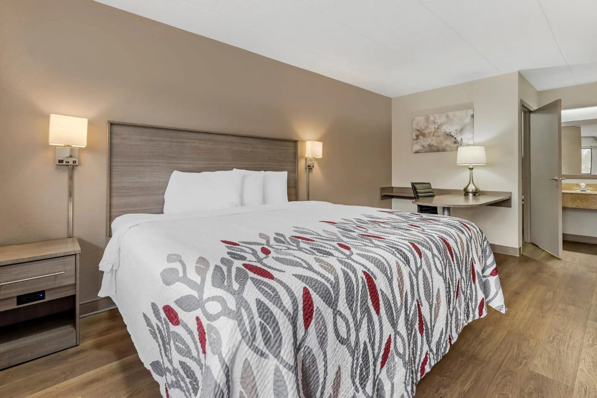 Bedroom, Bed in Red Roof Inn Parsippany