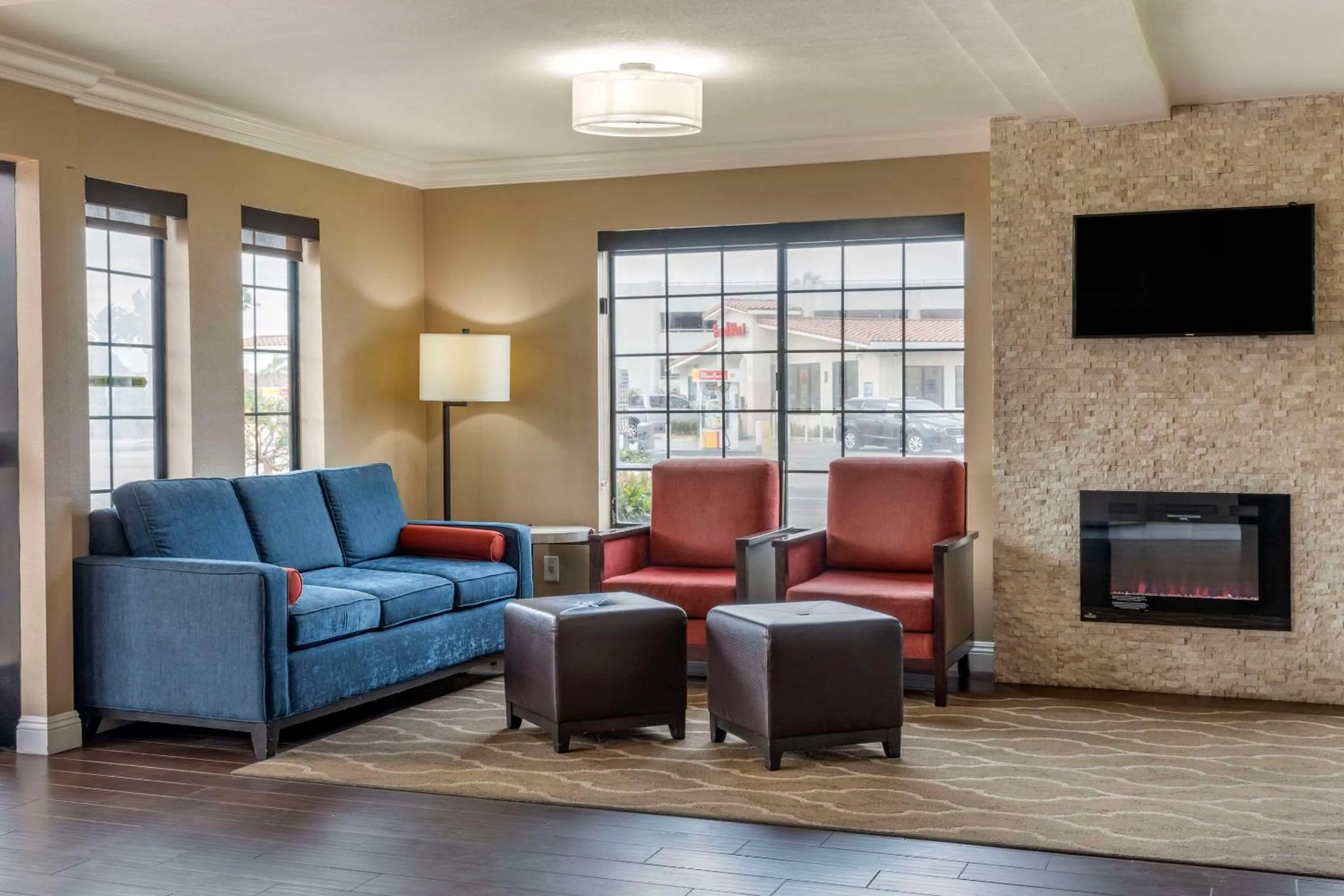 Lobby or reception in Comfort Inn & Suites Ventura Beach