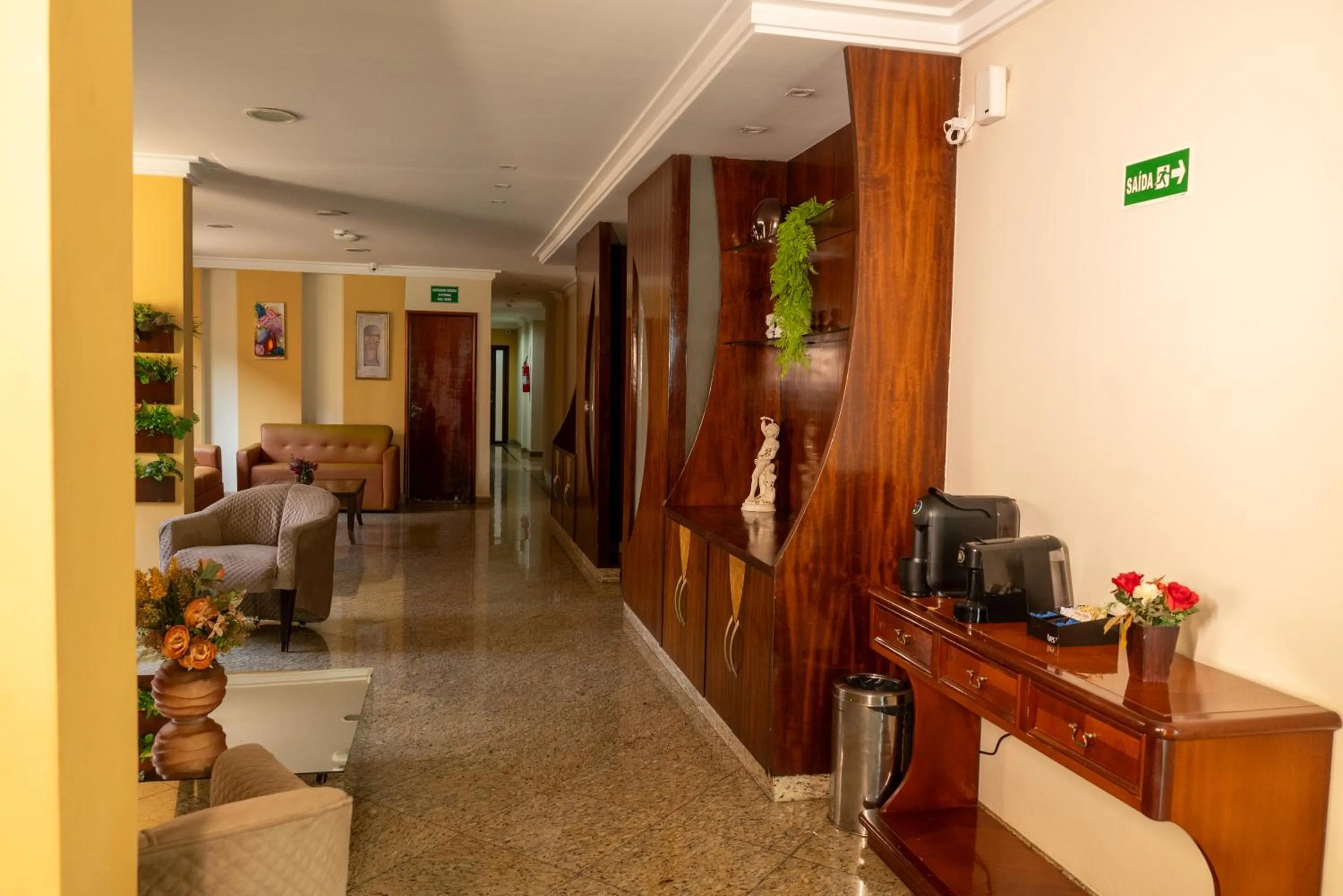 Crystal Plaza Hotel Marista