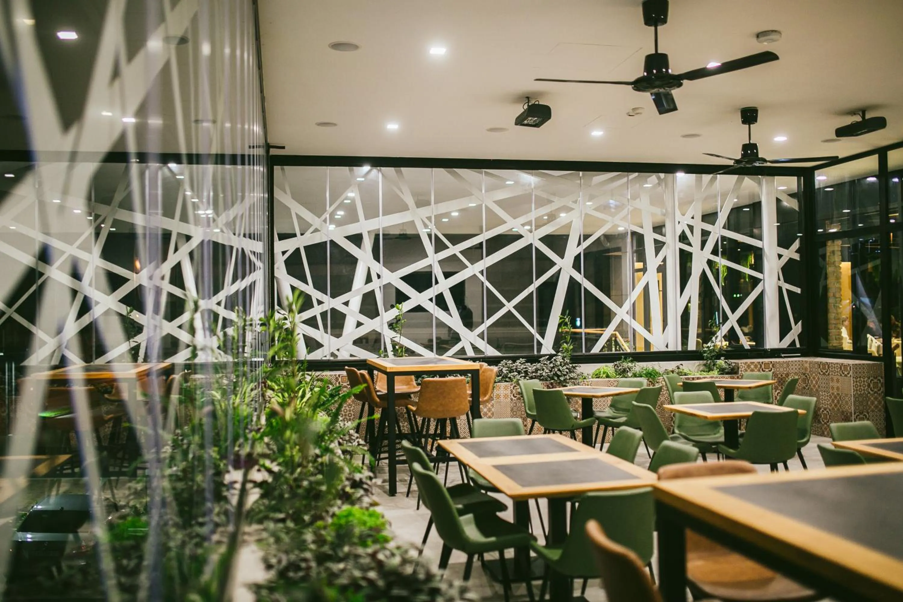 Restaurant/places to eat in Hotel Kole