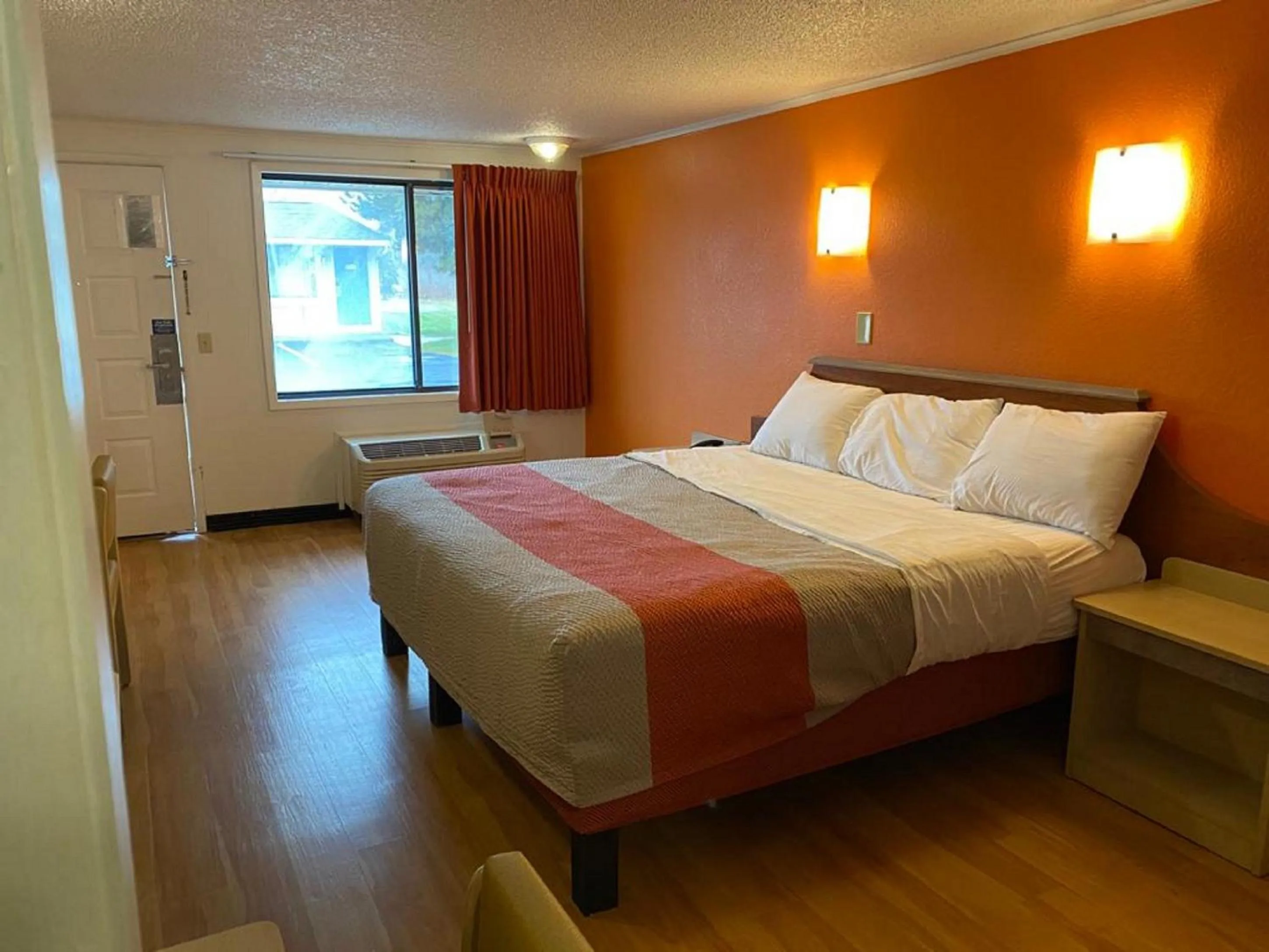 Photo of the whole room, Bed in FairBridge Inn Express London