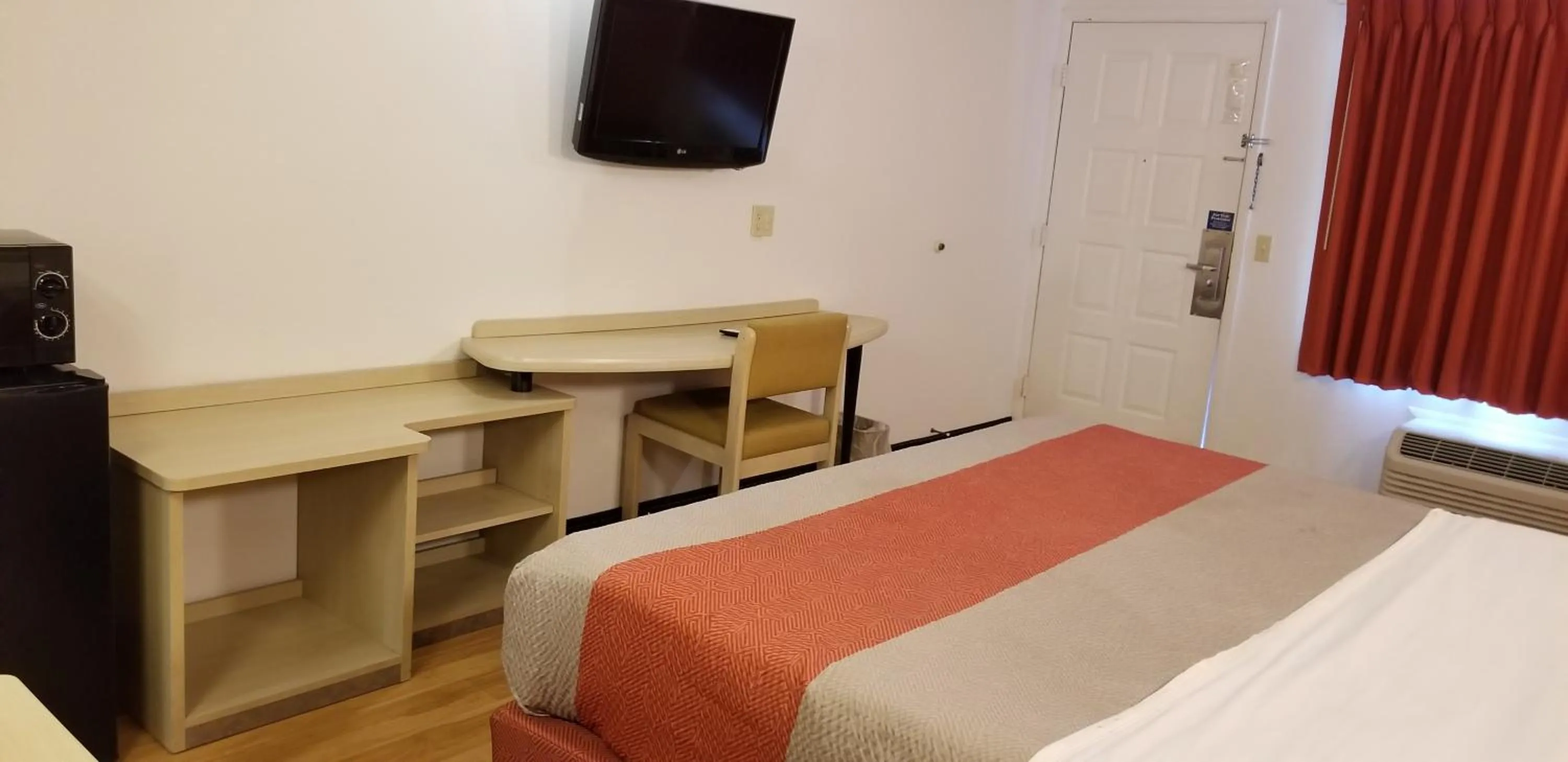 Bedroom, Bed in FairBridge Inn Express London