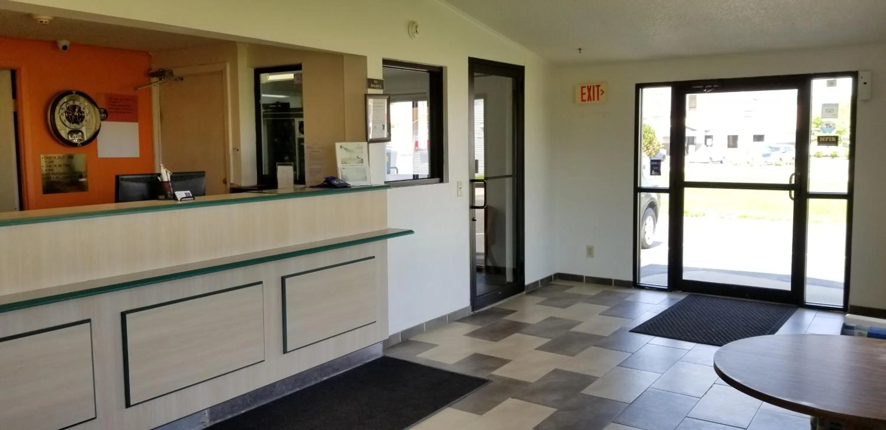 Lobby or reception in FairBridge Inn Express London