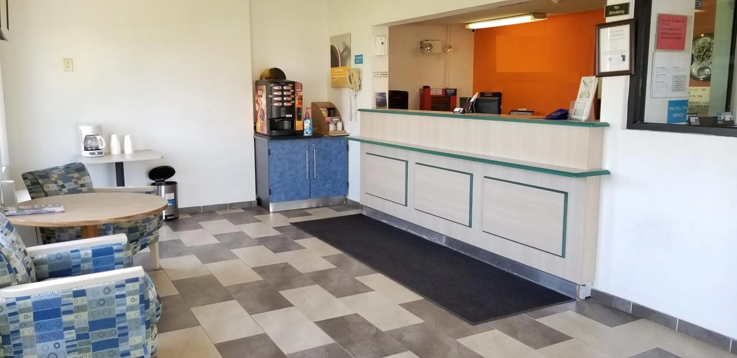 Lobby or reception in FairBridge Inn Express London