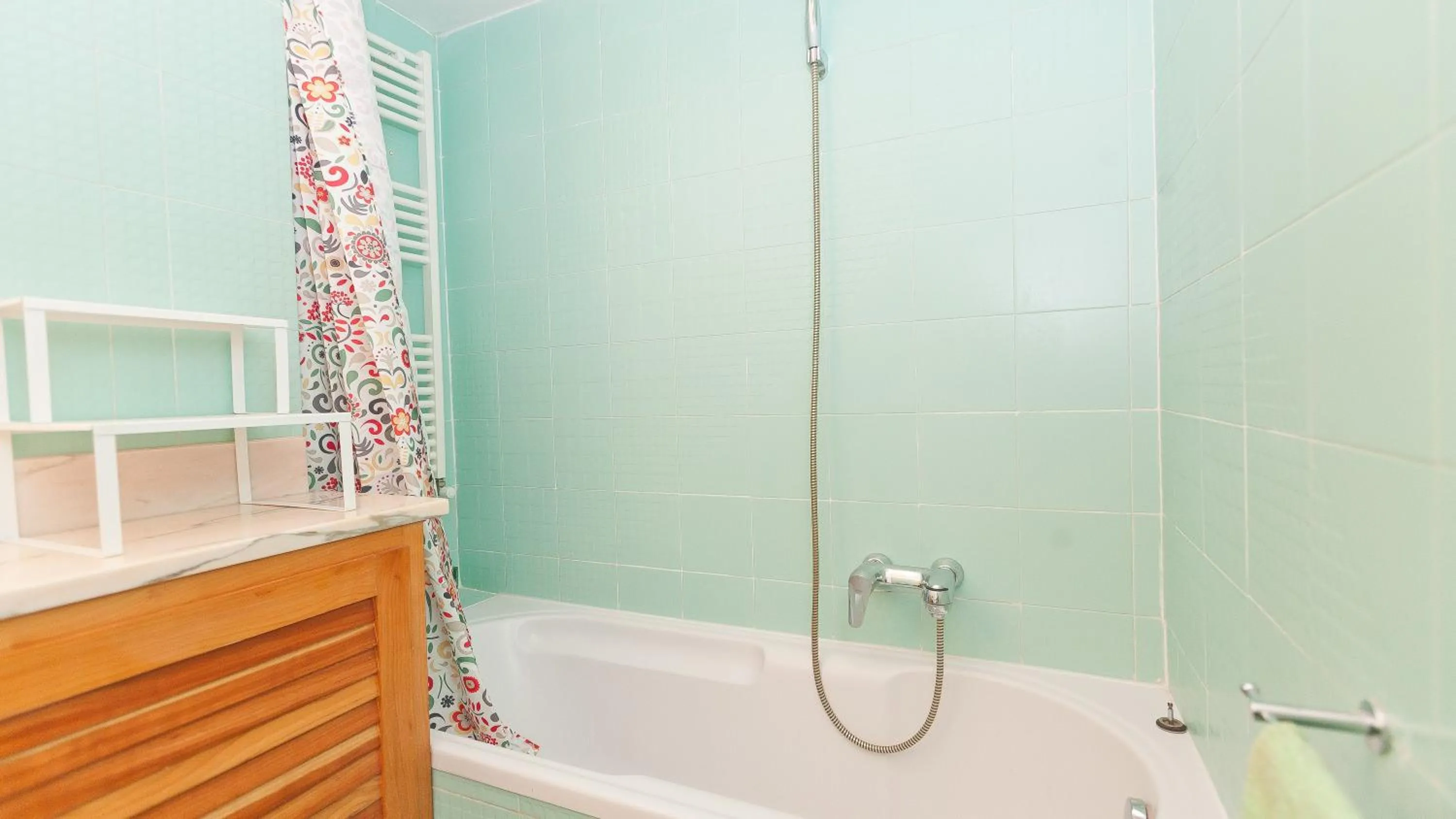 Bathroom in Pateras Flower-Rental in Rome
