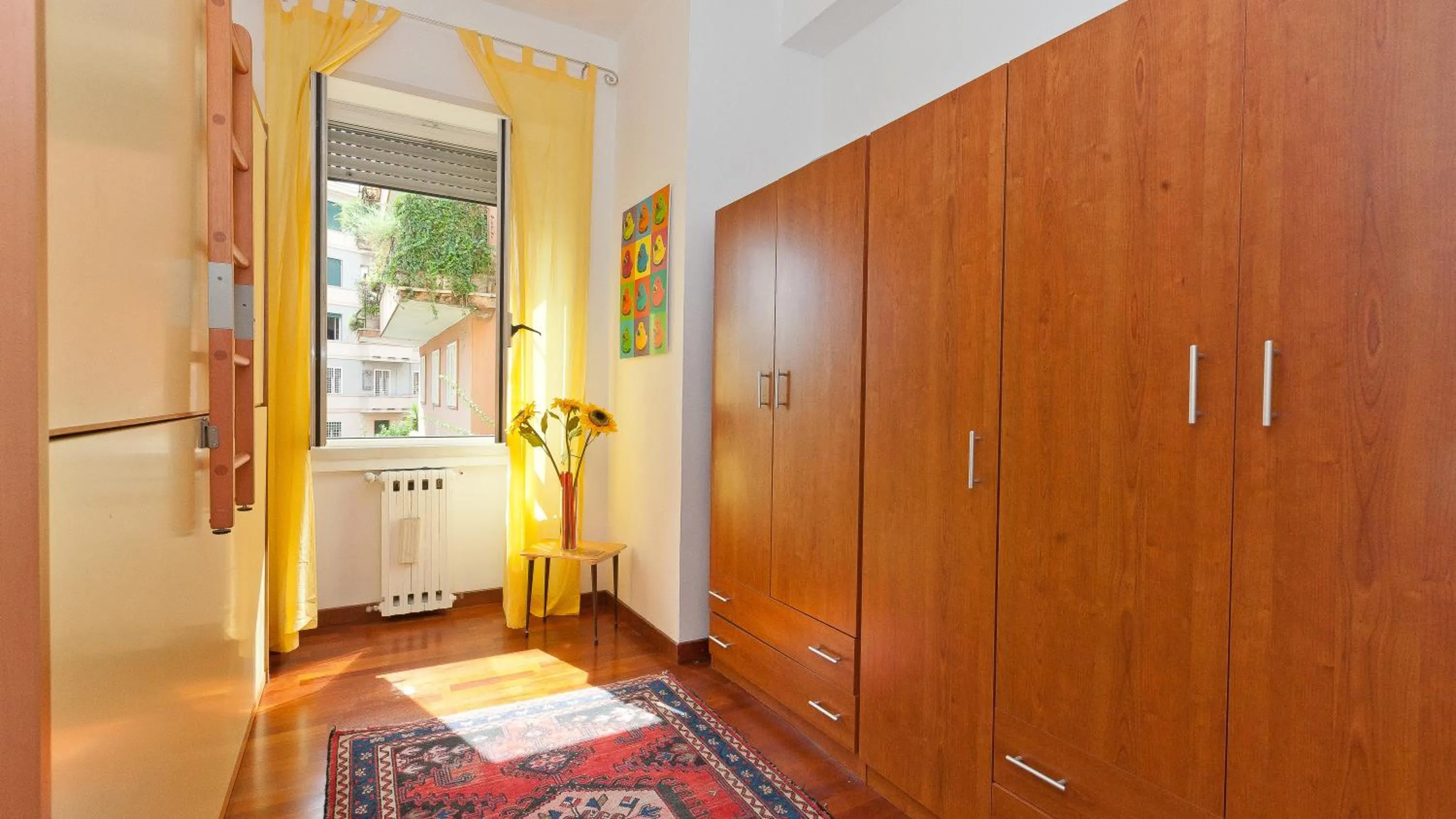 Property building in Pateras Flower-Rental in Rome