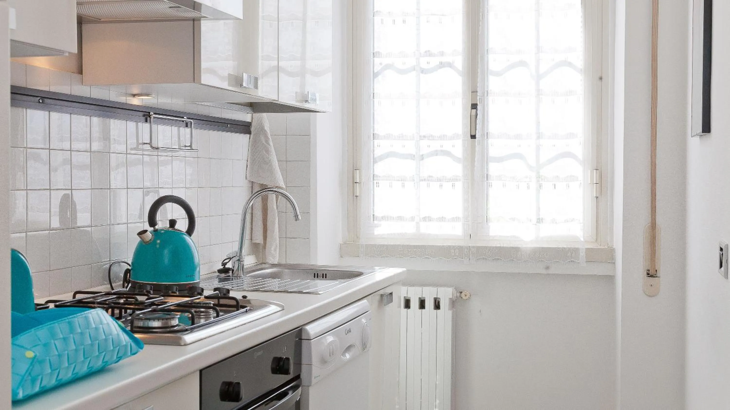kitchen in Pateras Flower-Rental in Rome