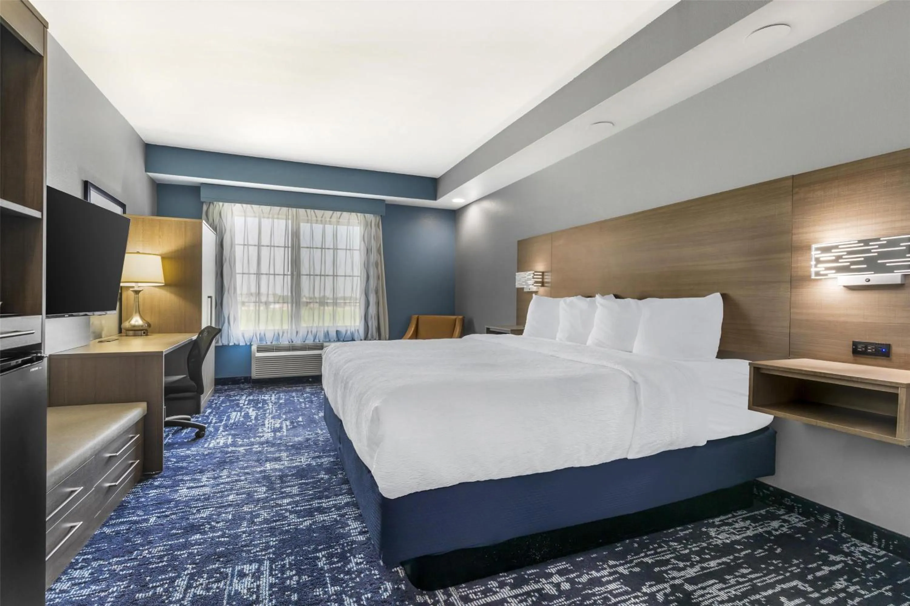 Bedroom, Bed in Best Western Plus Fort Worth Forest Hill Inn & Suites