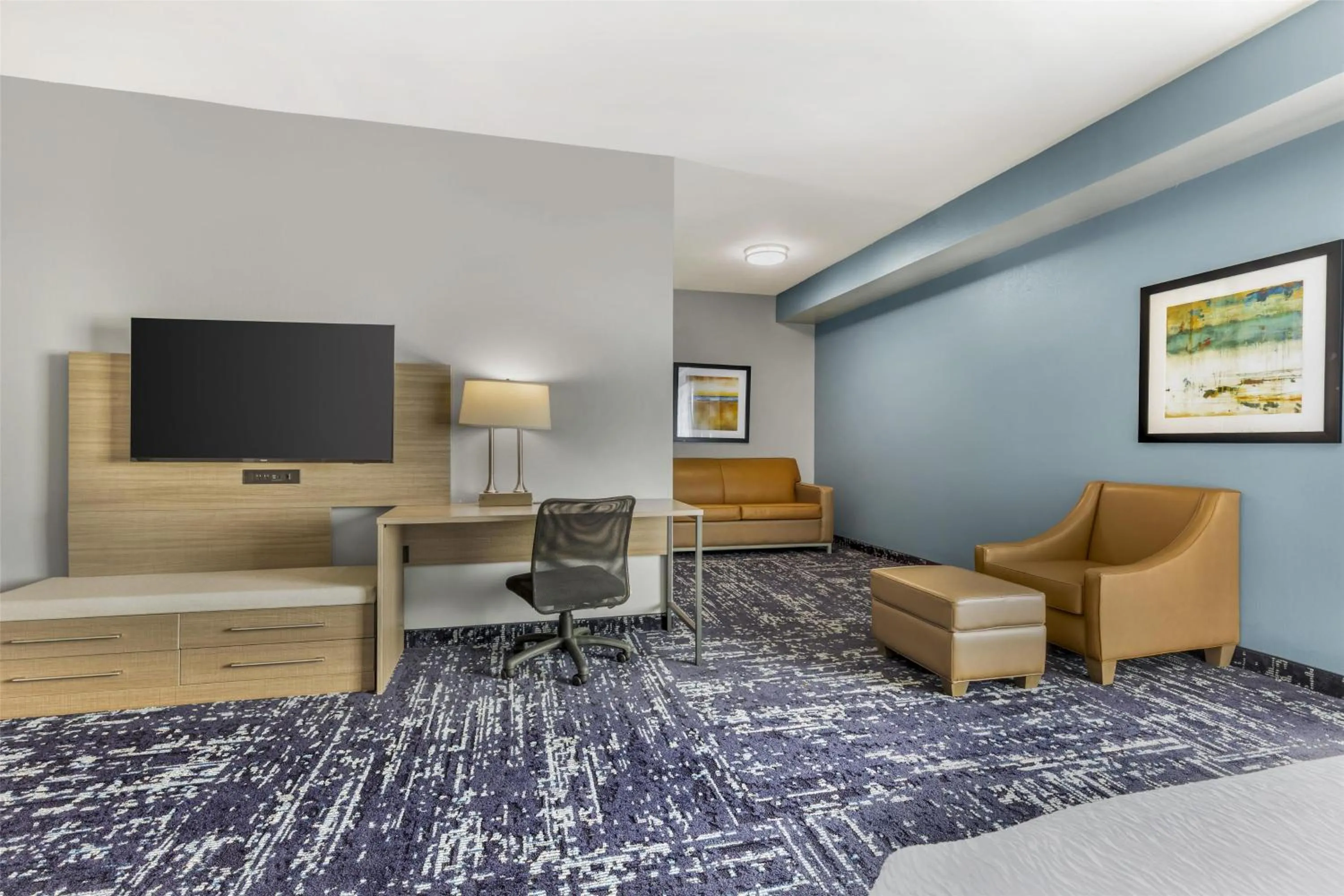 Bedroom in Best Western Plus Fort Worth Forest Hill Inn & Suites