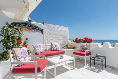 Superb Large Apartment on the Beach