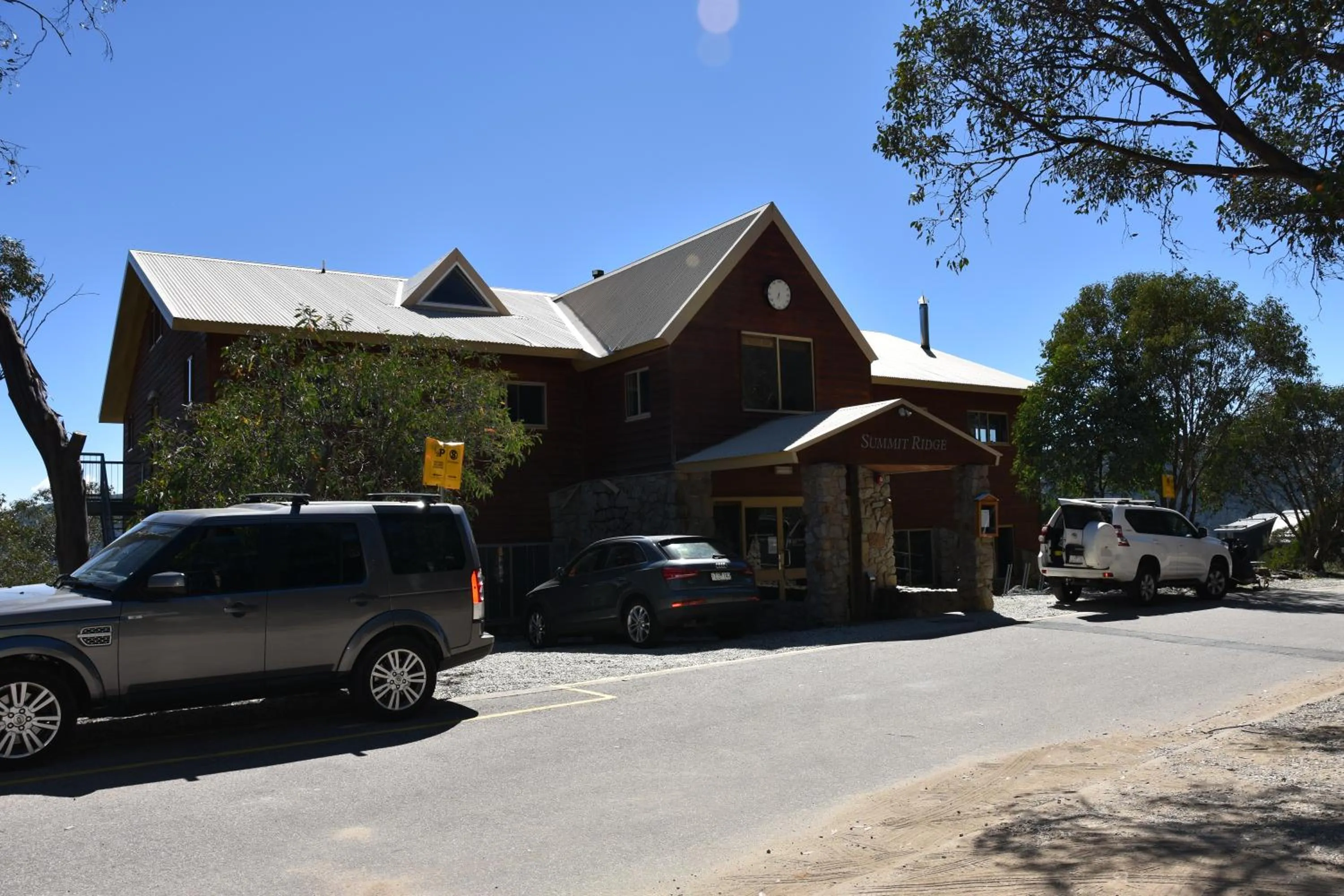 Summit Ridge Alpine Lodge