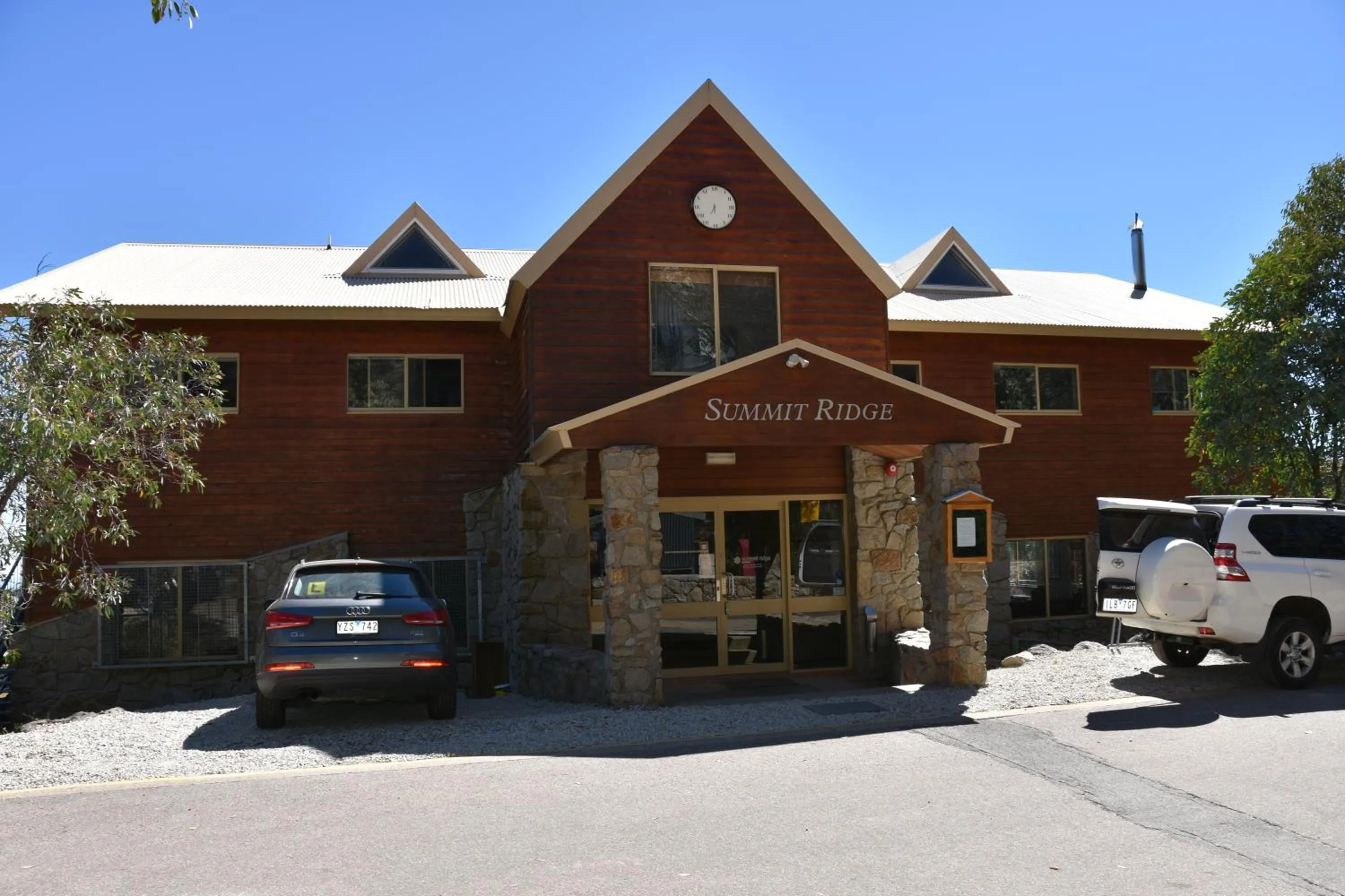 Summit Ridge Alpine Lodge