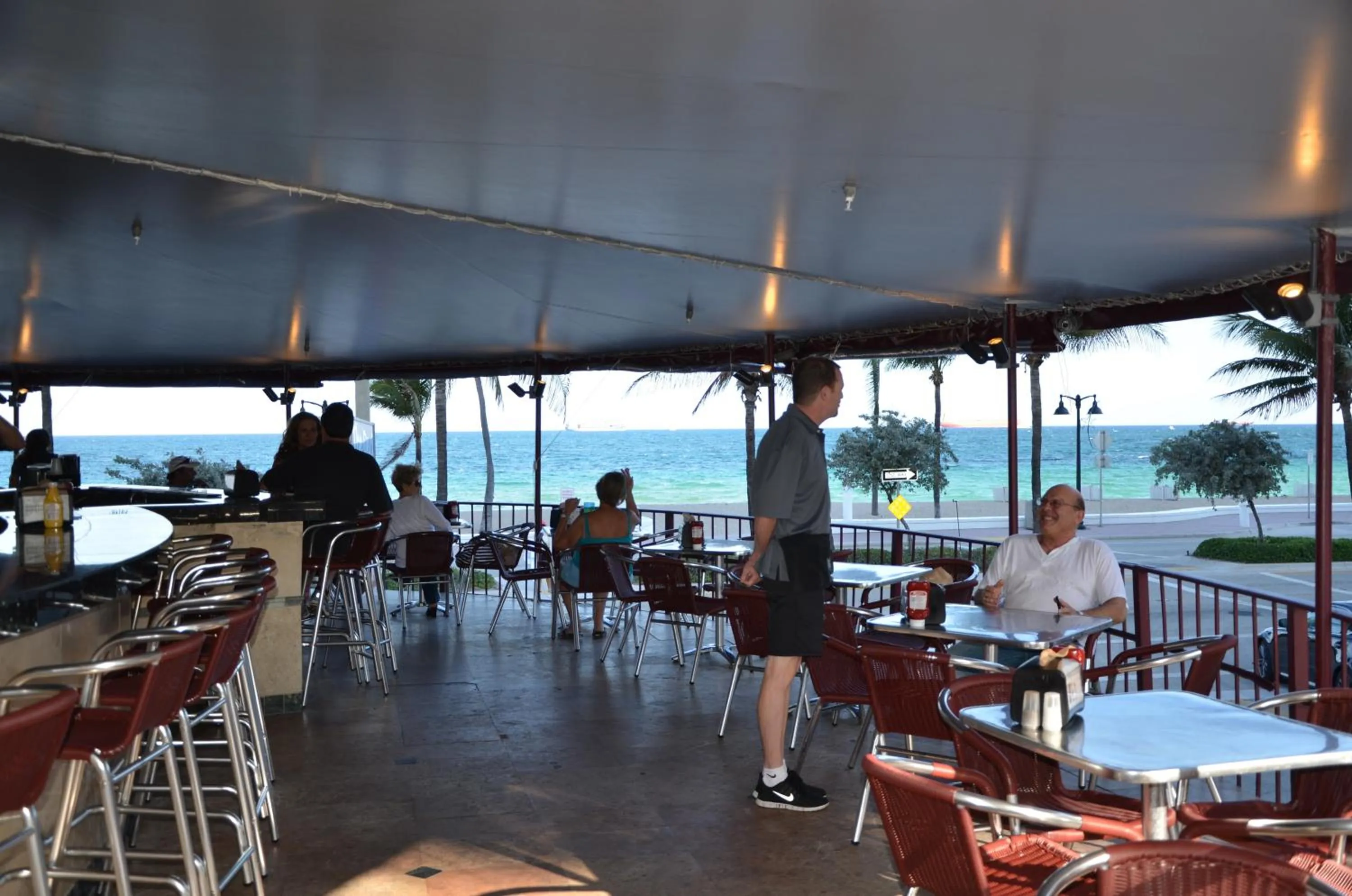 Restaurant/places to eat in Sea Club Ocean Resort