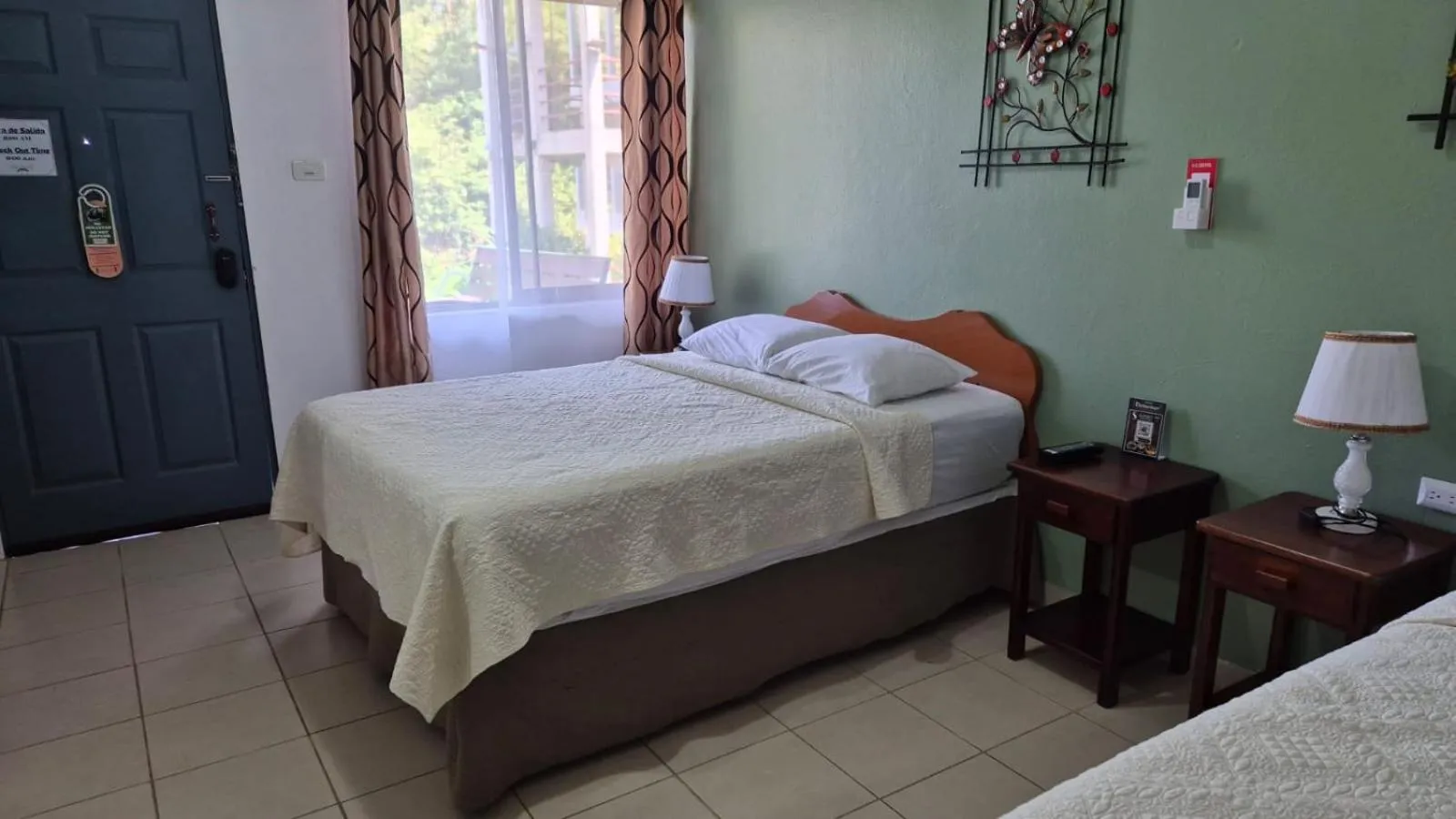 Bed in Hotel Divisamar by LHR