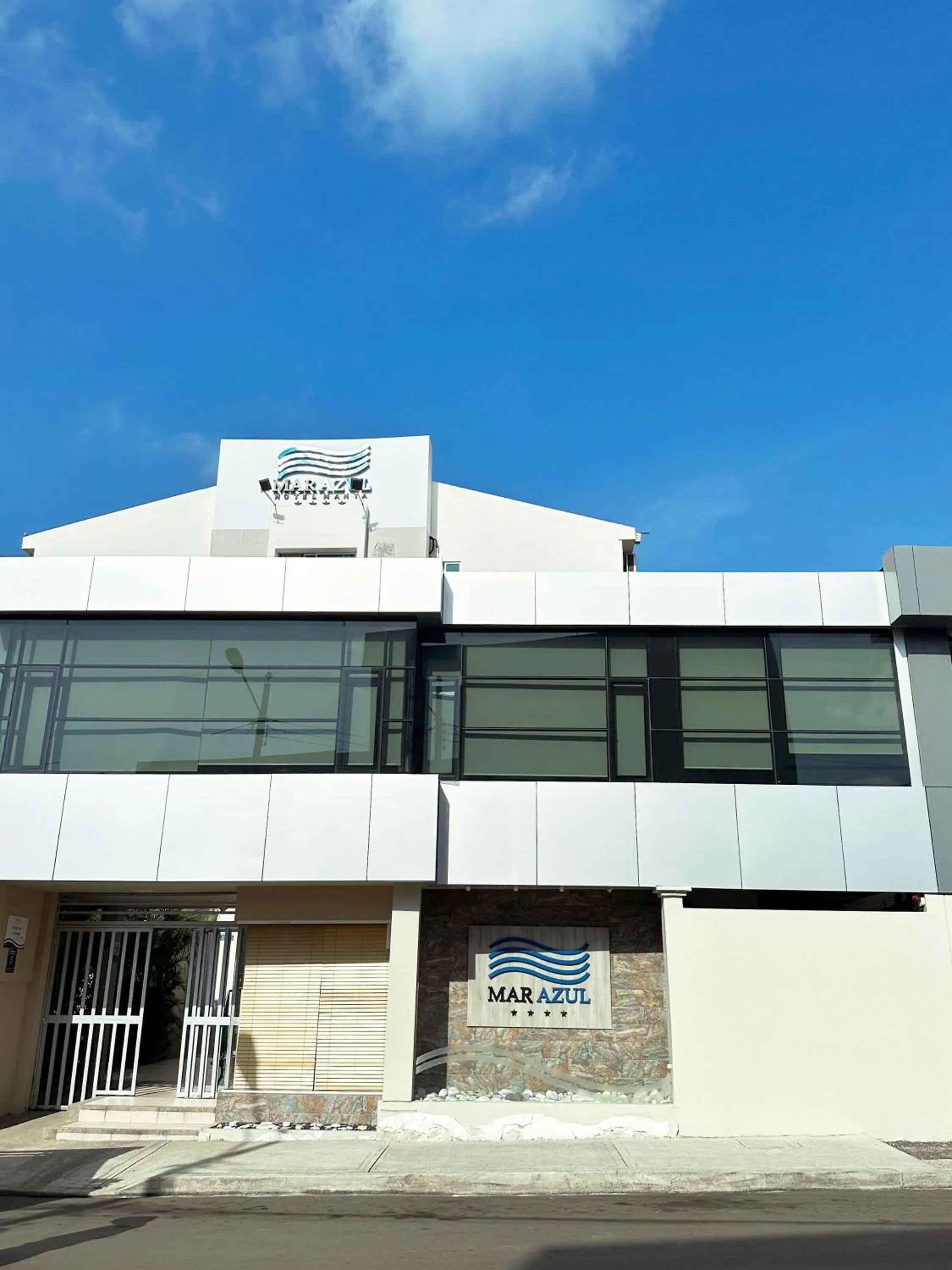 Property building in Hotel Mar Azul