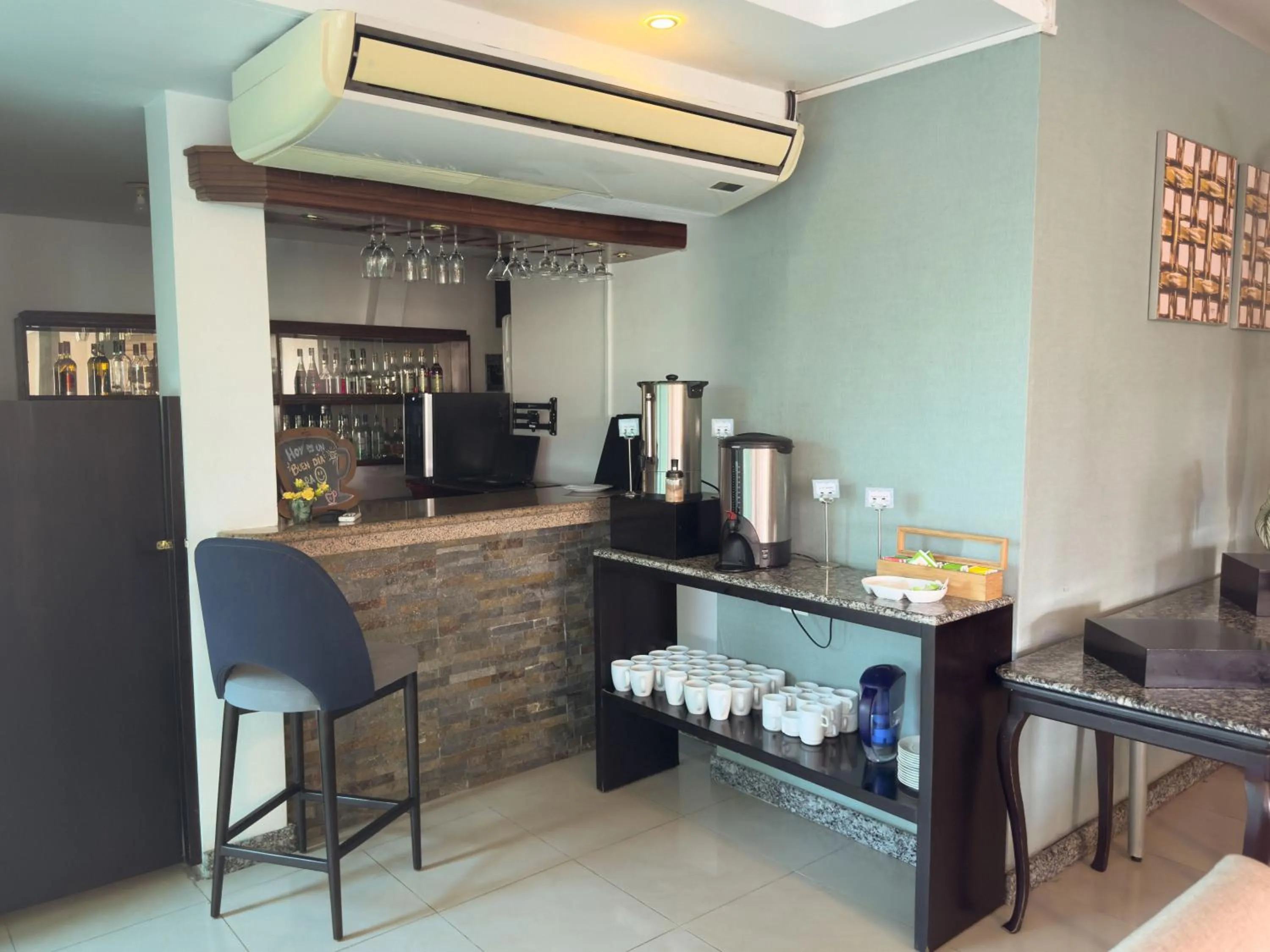 Coffee/tea facilities in Hotel Mar Azul