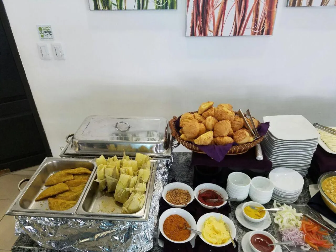 Buffet breakfast in Hotel Mar Azul