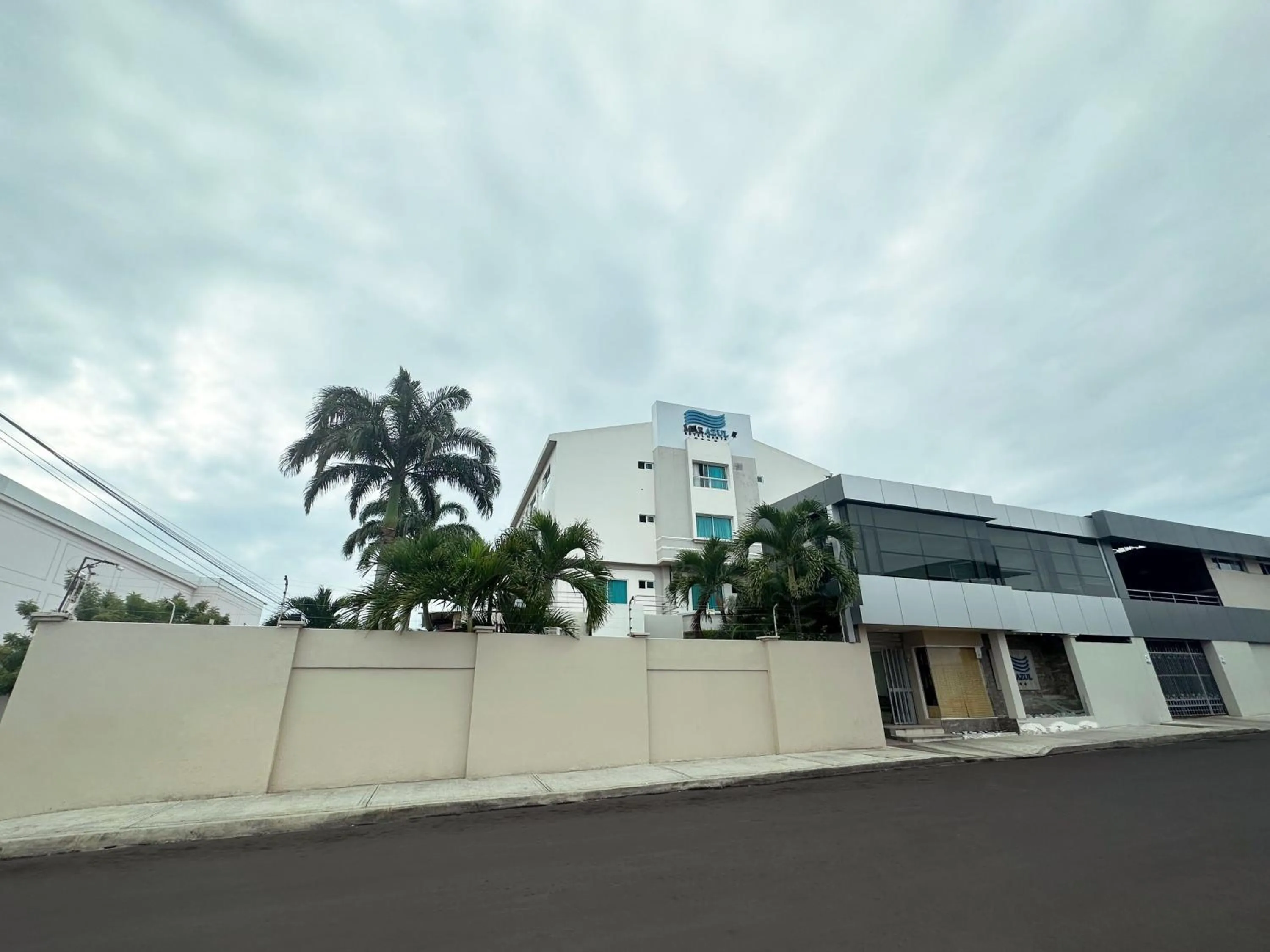 Property building in Hotel Mar Azul