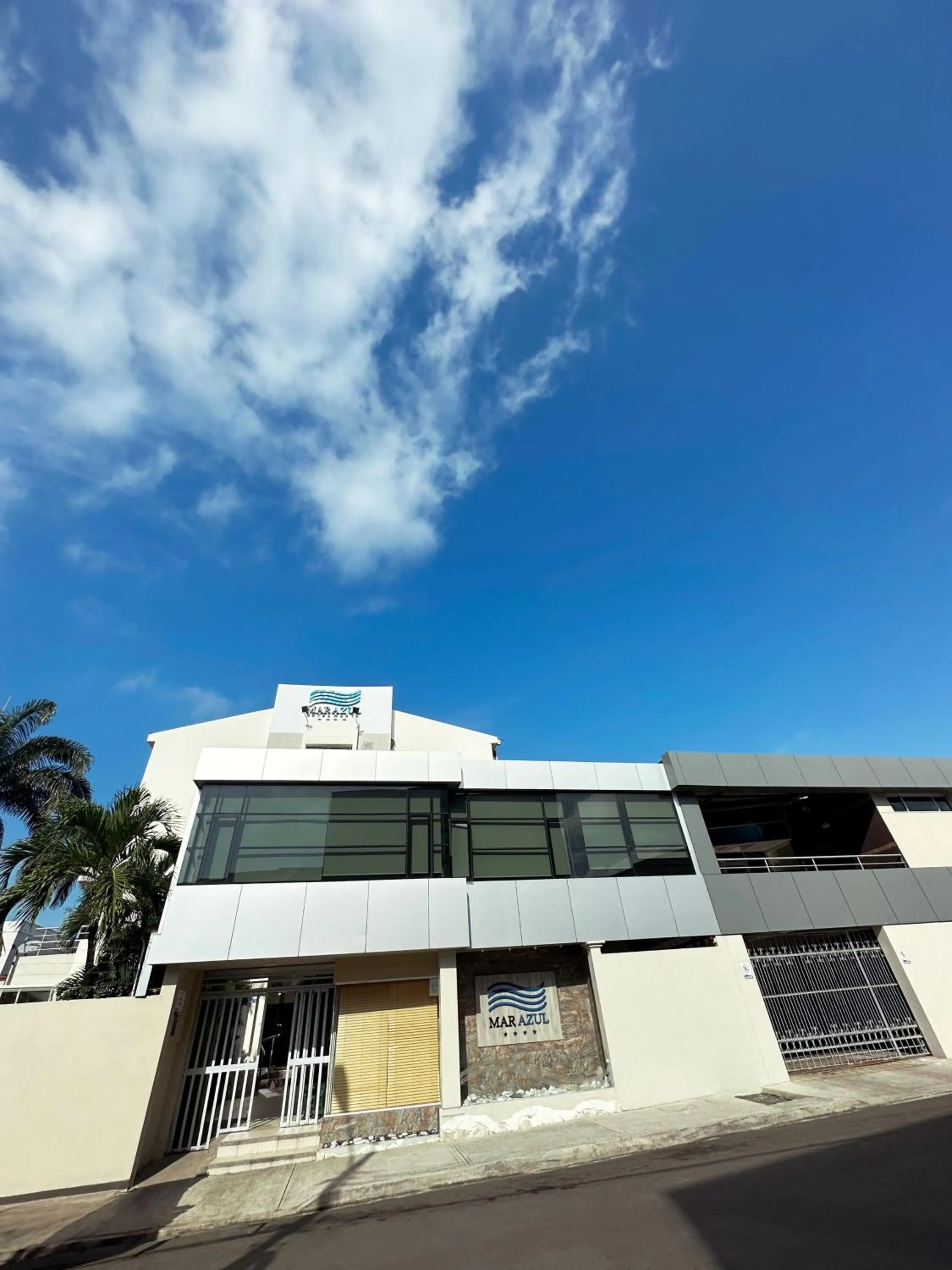Property building in Hotel Mar Azul