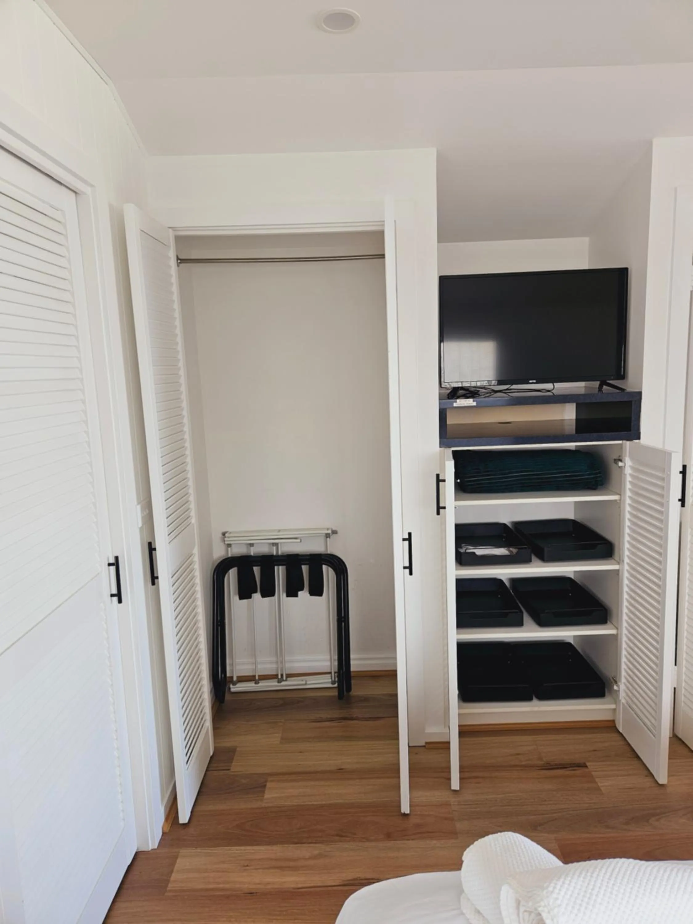 wardrobe, Bed in By The Seaside