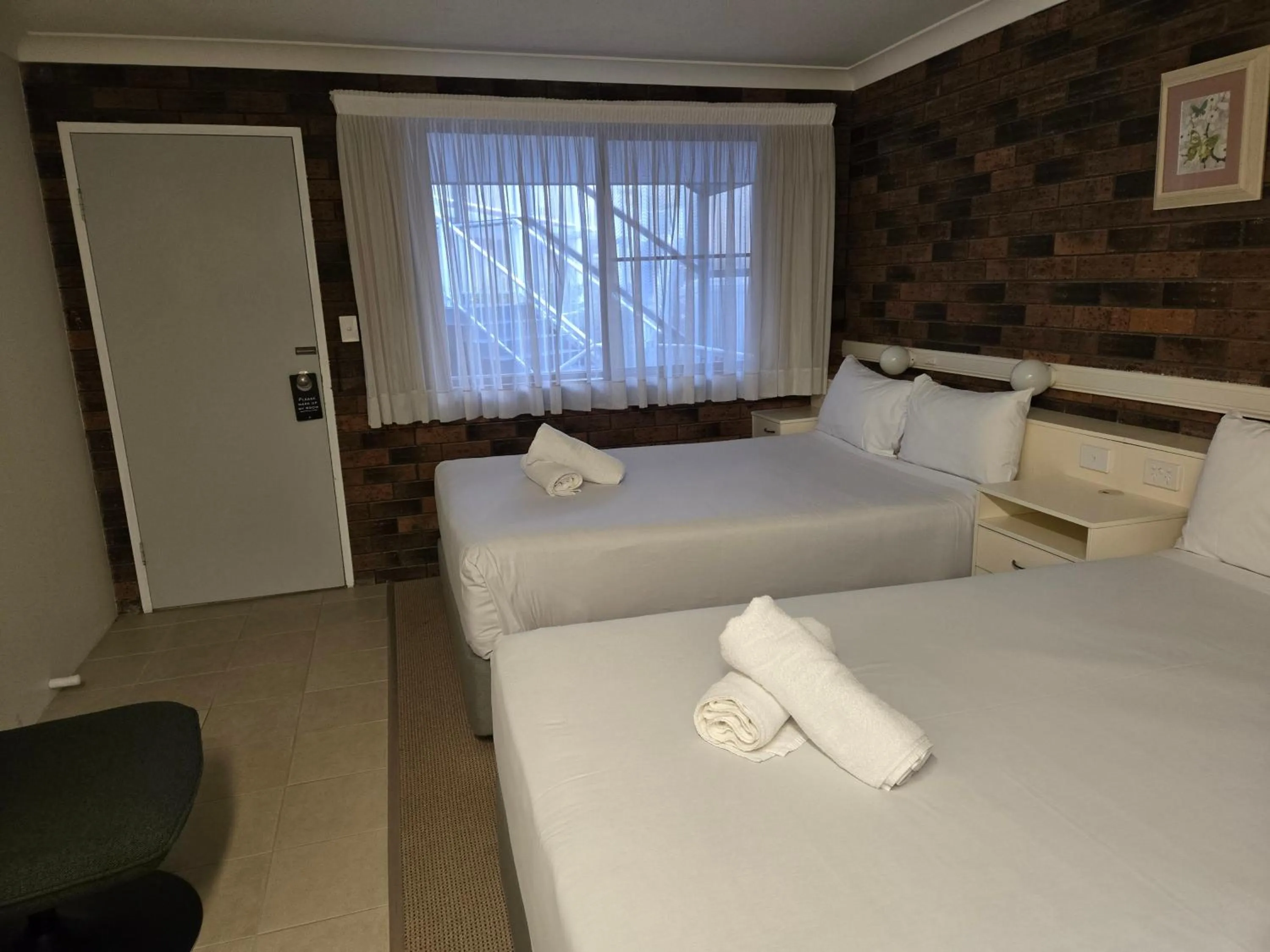 View (from property/room), Bed in Best Western Parkside Motor Inn