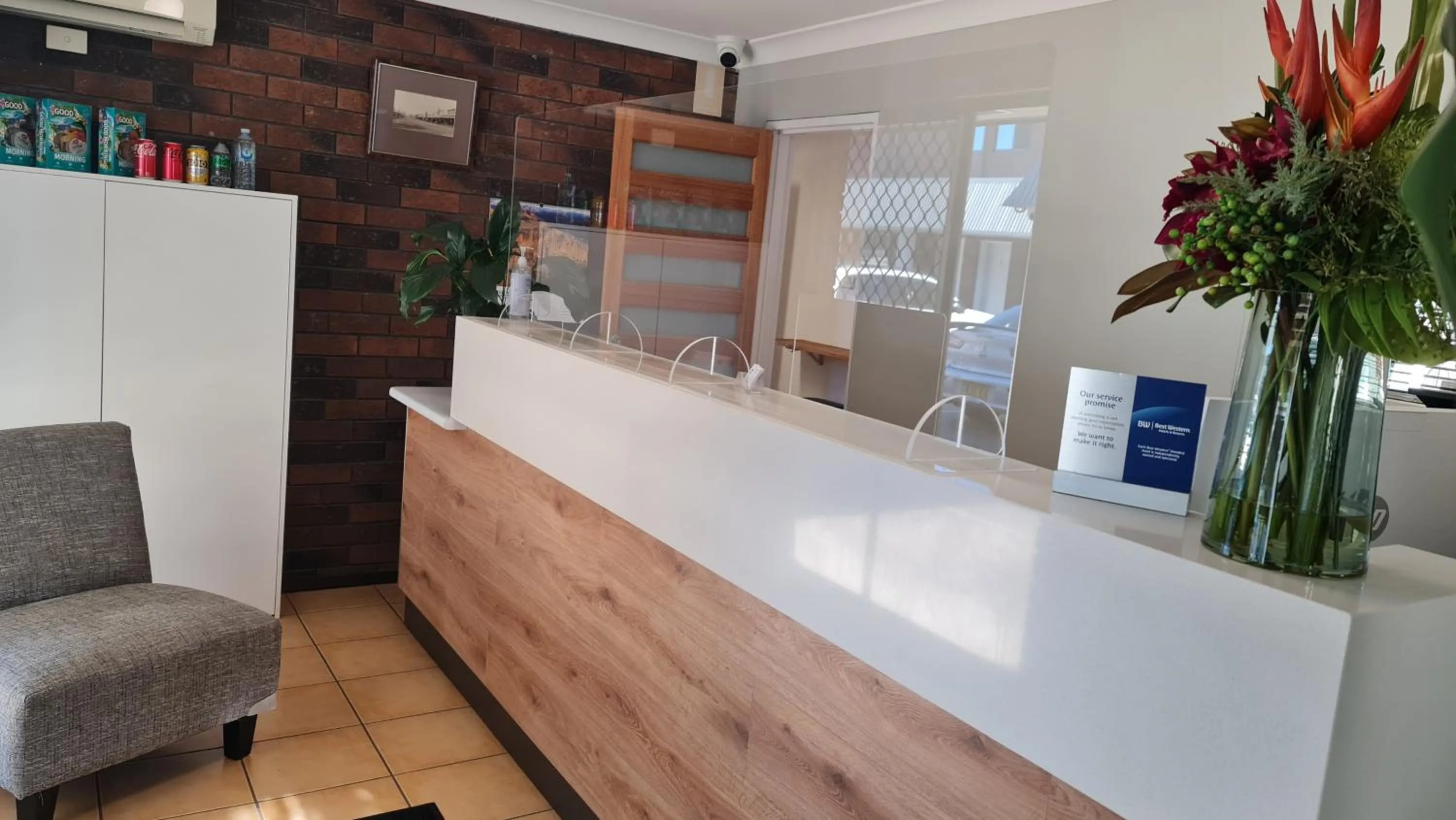 Lobby or reception in Best Western Parkside Motor Inn