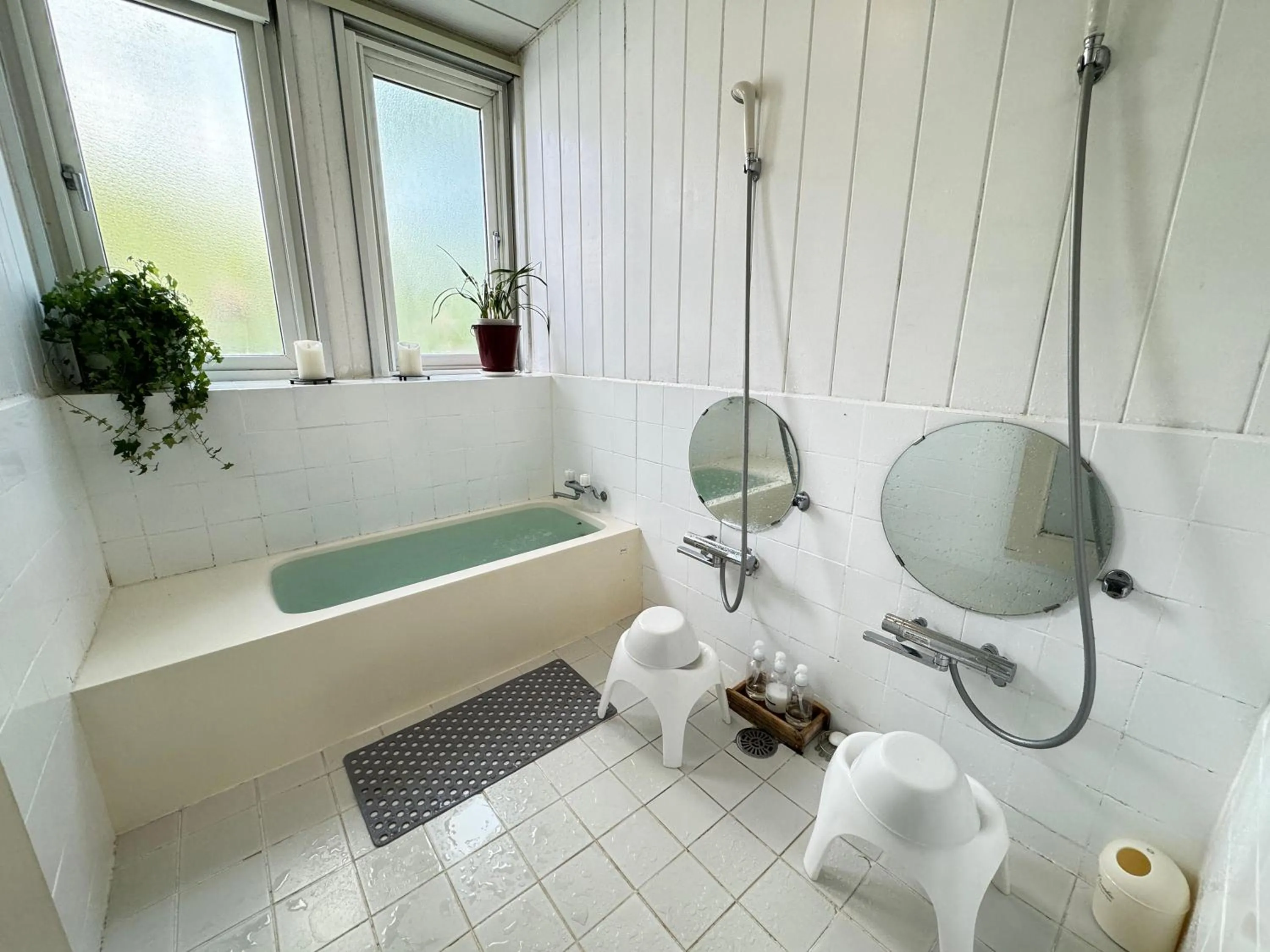 Shower in Country Inn Orchard House