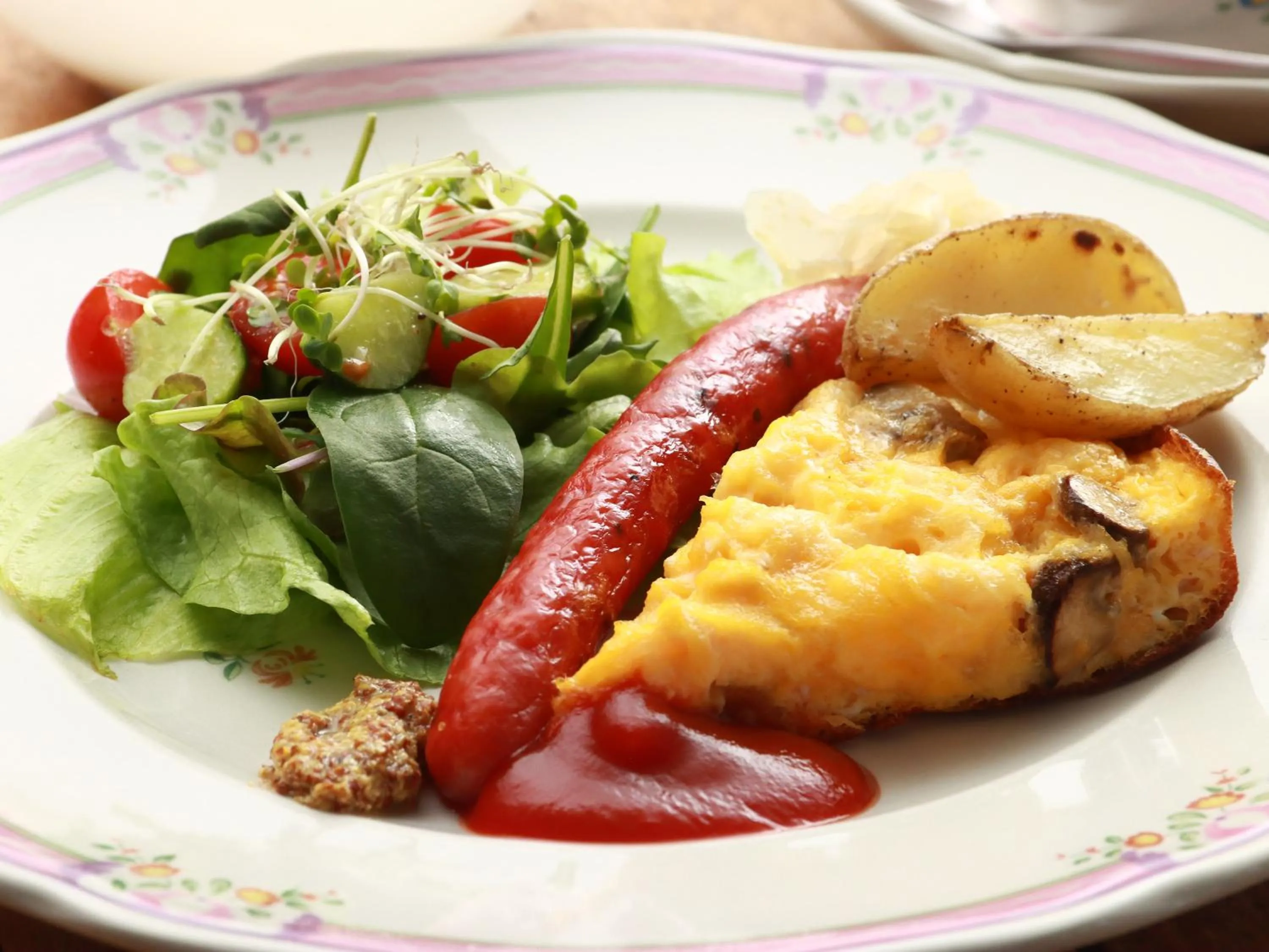 Breakfast in Country Inn Orchard House