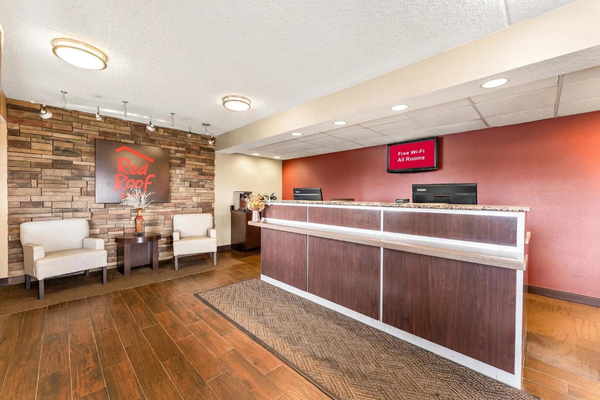Lobby or reception in Red Roof Inn Allentown Airport