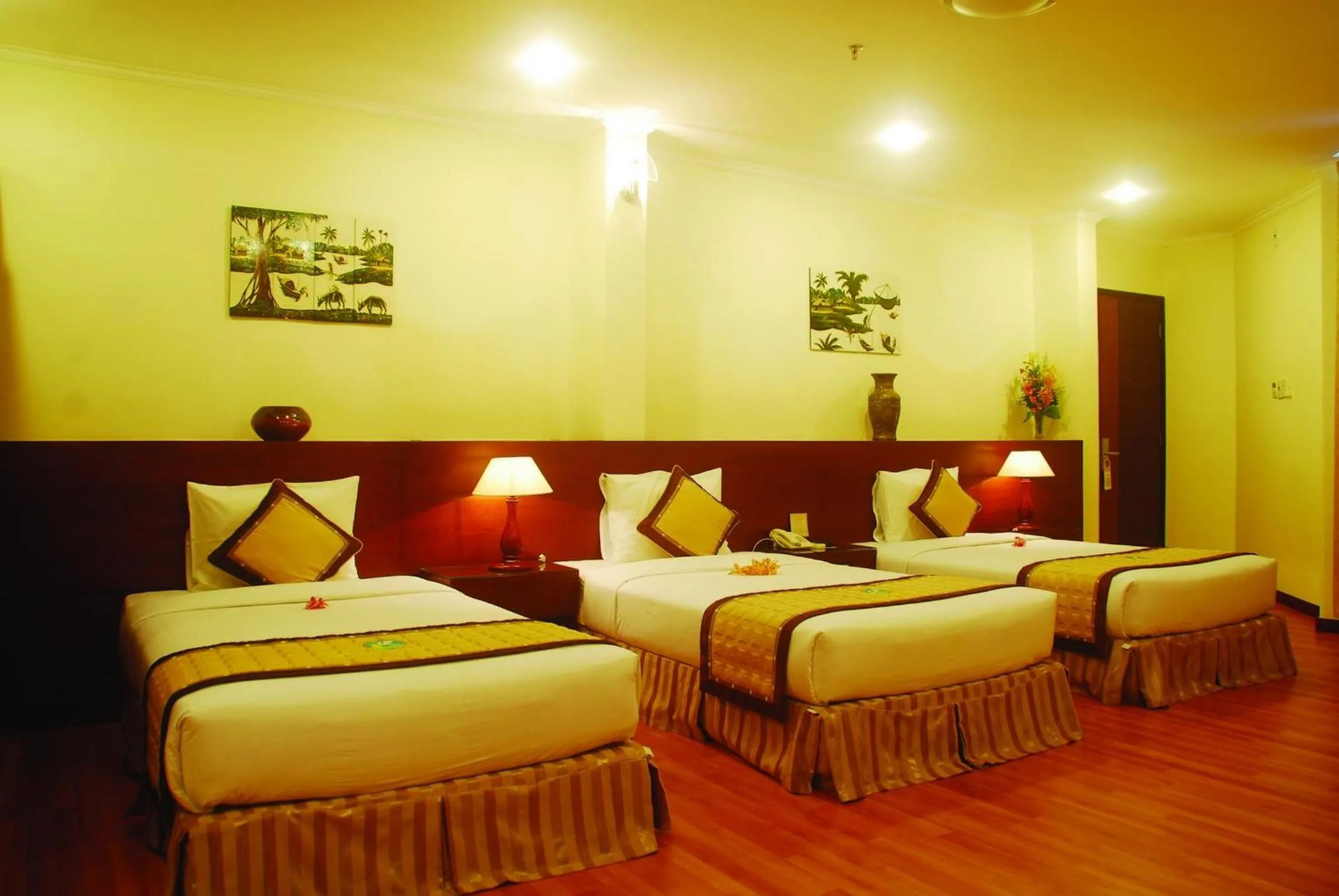 bunk bed, Bed in Hau Giang Hotel